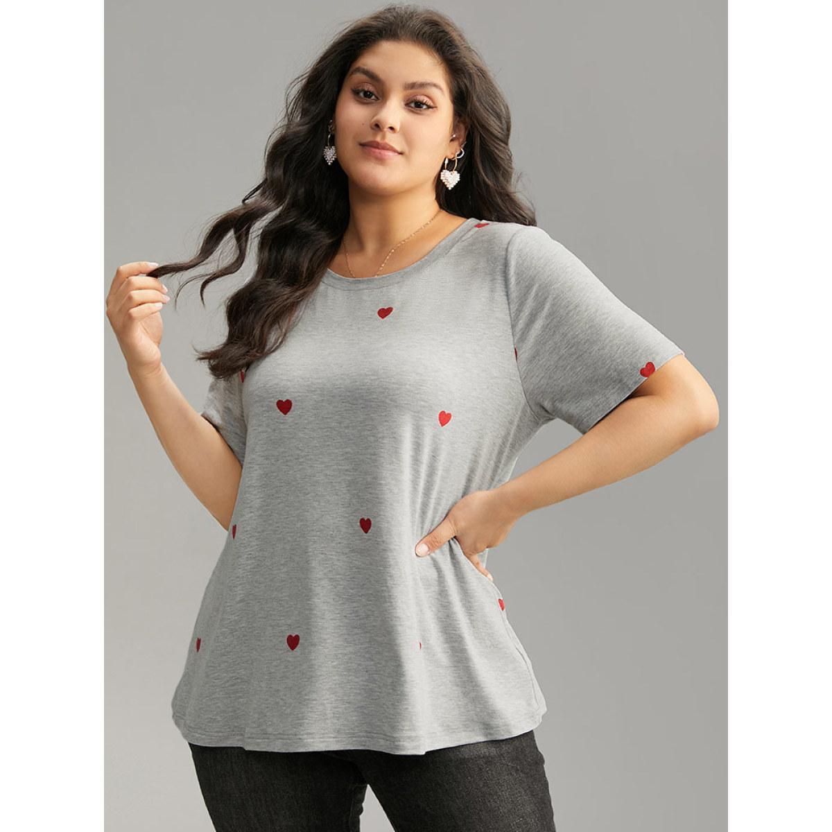 Plus Size Heart Print Crew Neck T-shirt Gray Women Casual Printed Heart Print Round Neck Dailywear T-shirts BloomChic 18-20/2X Product Image