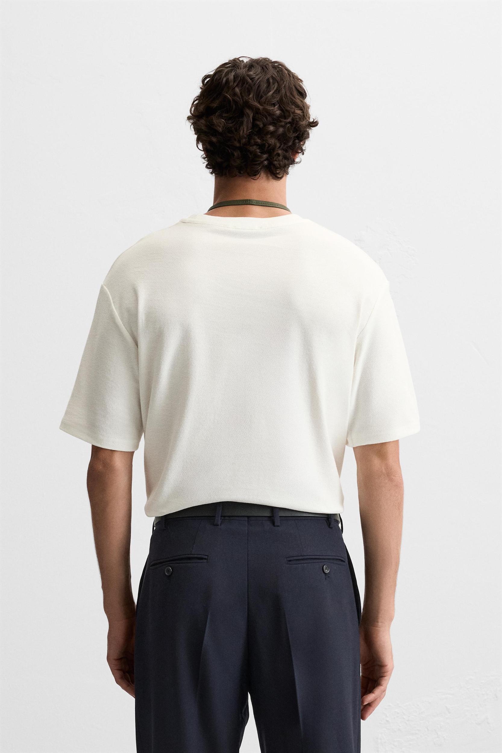 TEXTURED T-SHIRT Product Image