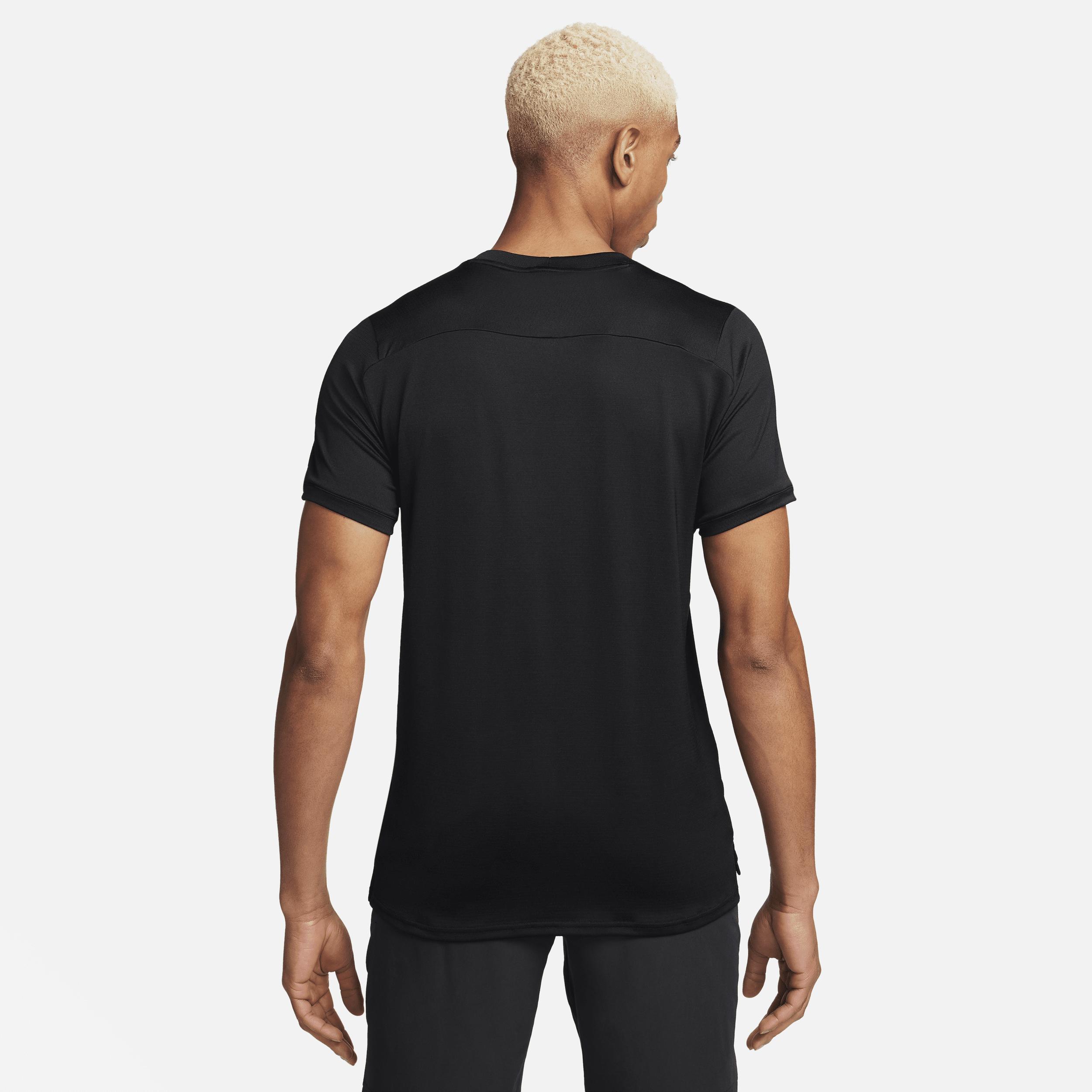 NikeCourt Advantage Men's Dri-FIT Tennis Top Product Image