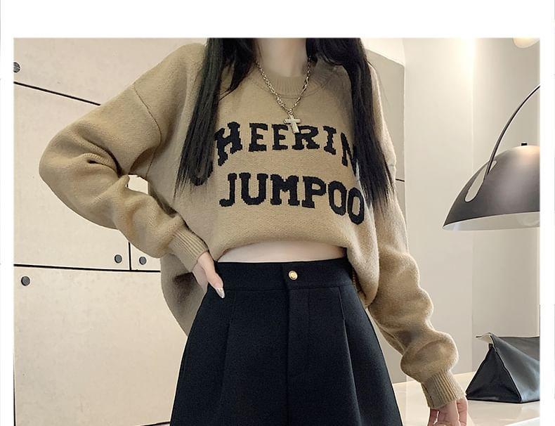 High Waist Plain Pleated Shorts Product Image