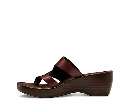 Eastland Laurel Womens Leather Thong Sandals Product Image