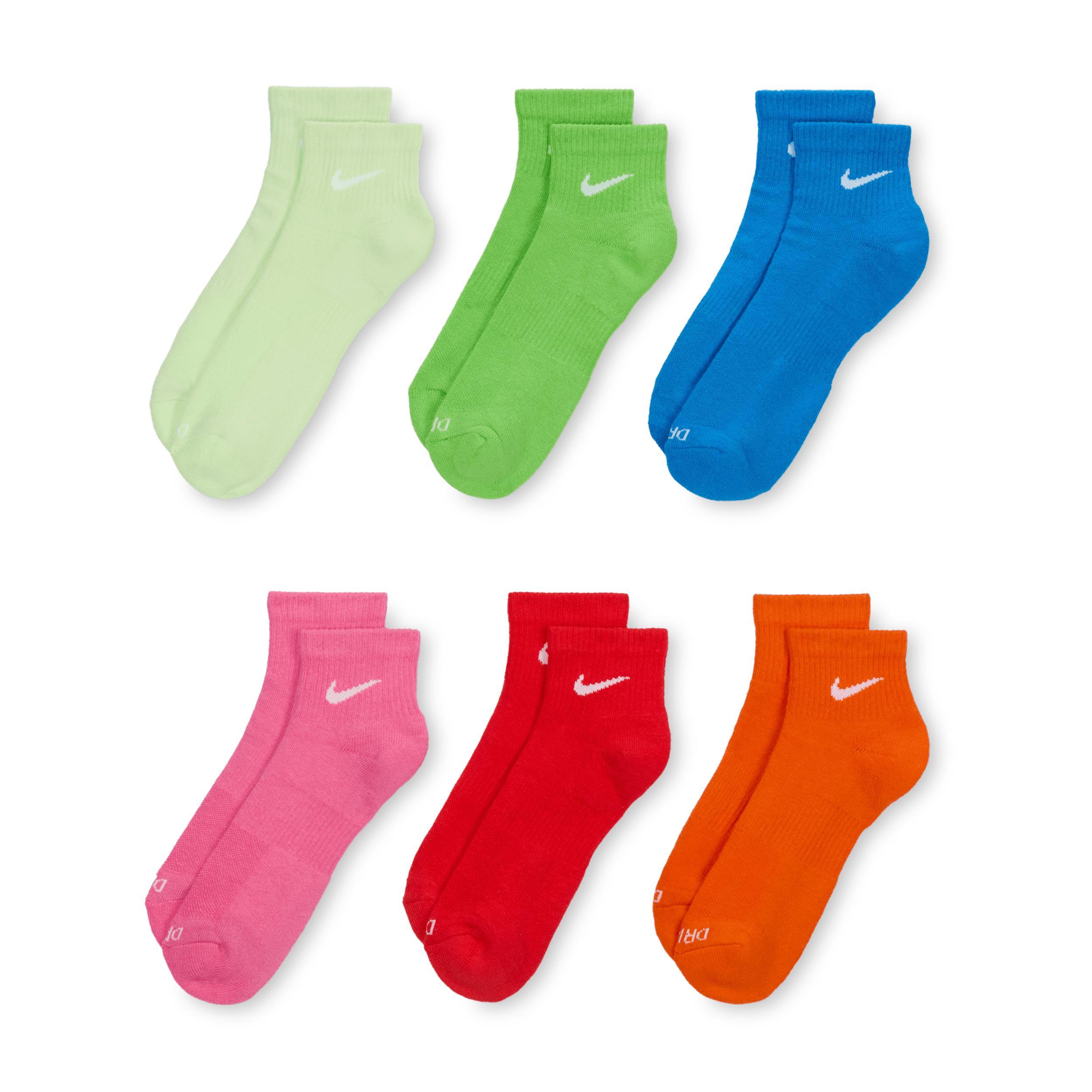 Nike Men's Everyday Plus Cushioned Training Ankle Socks (6 Pairs) Product Image