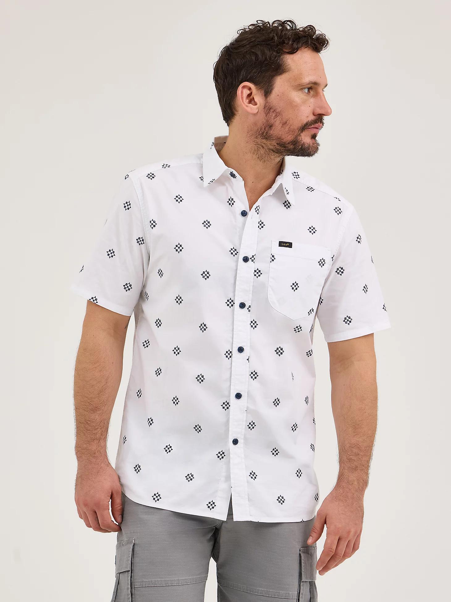 Men's Extreme Motion All Purpose Short Sleeve Print Button Down Shirt | Men's Tops & Tees | Lee® Product Image
