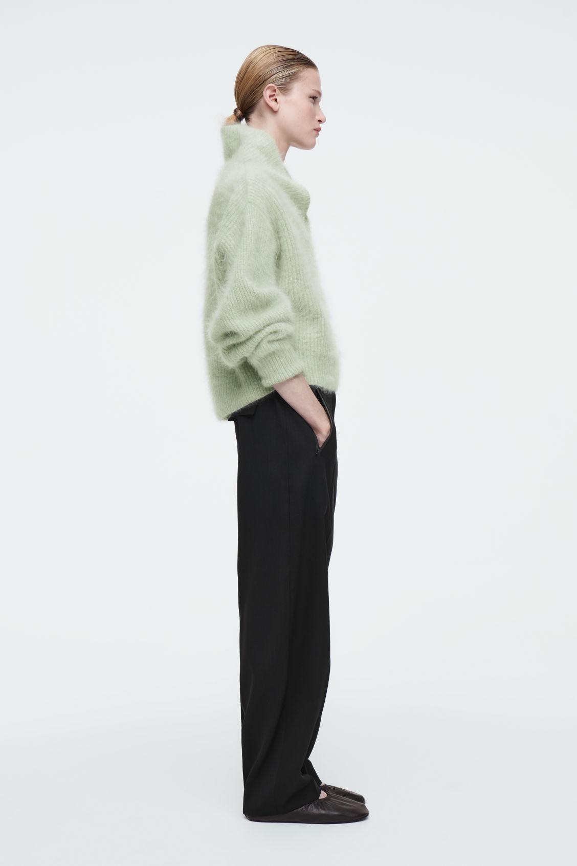 THE FUNNEL-NECK BRUSHED-CASHMERE SWEATER Product Image