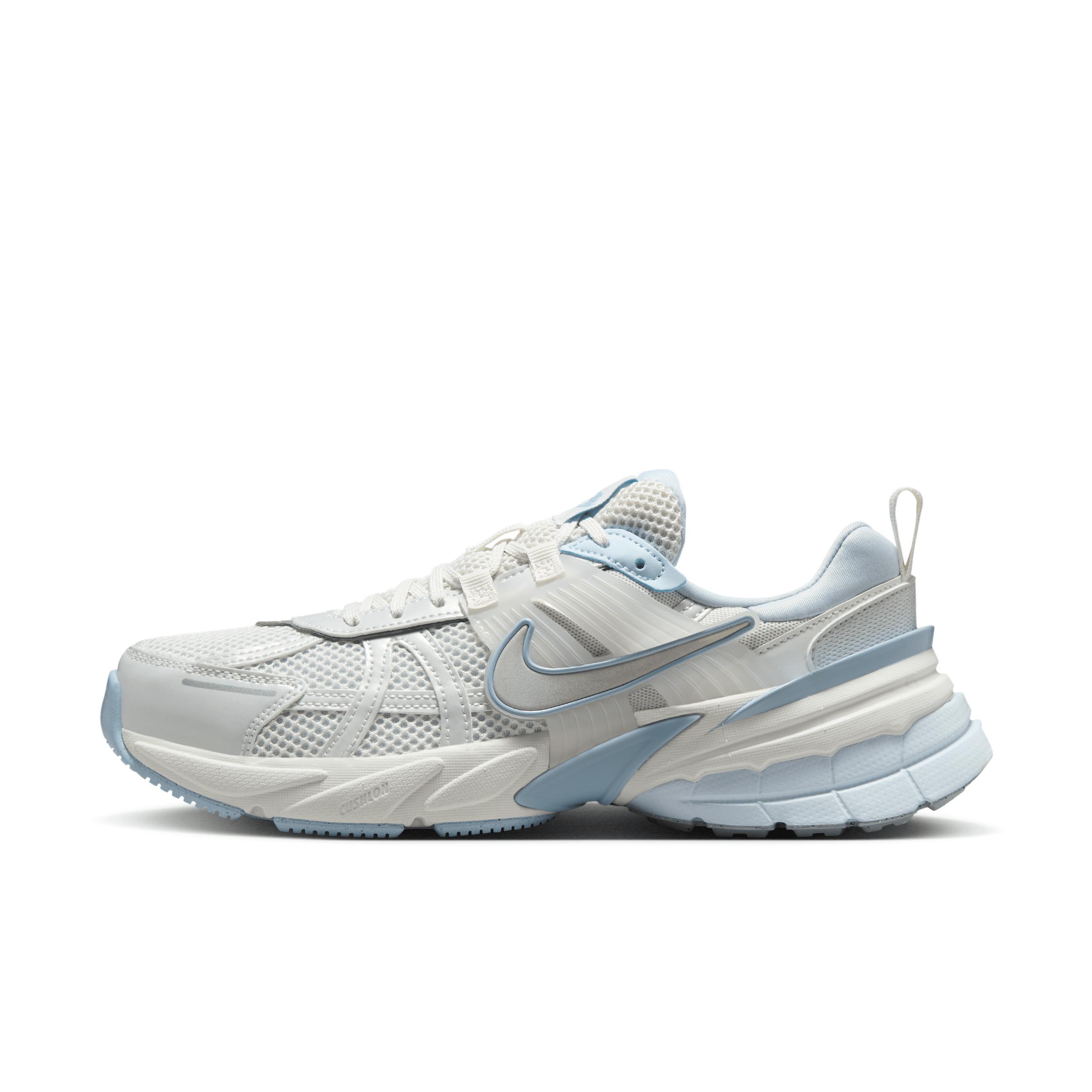 Nike Women's V2K Run Shoes Product Image