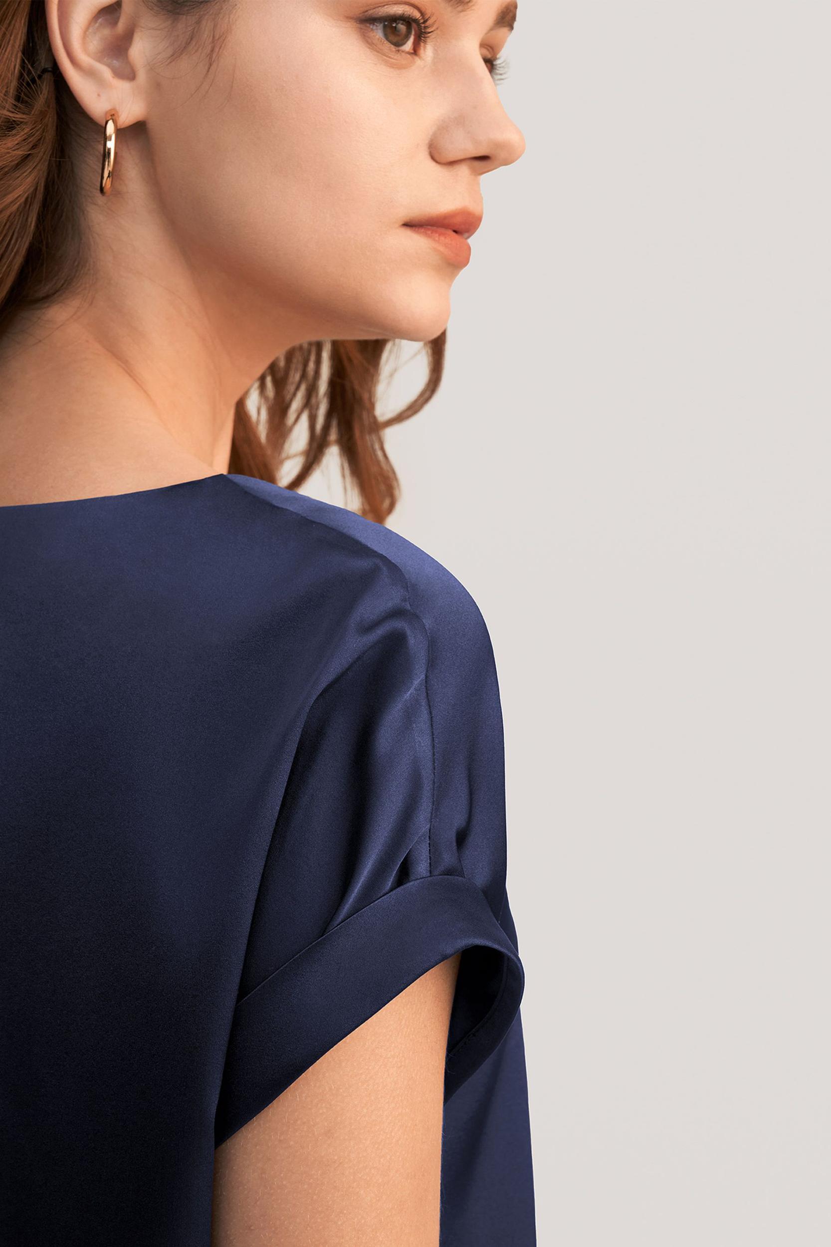 Short Sleeves Round Neck Silk Tee Product Image
