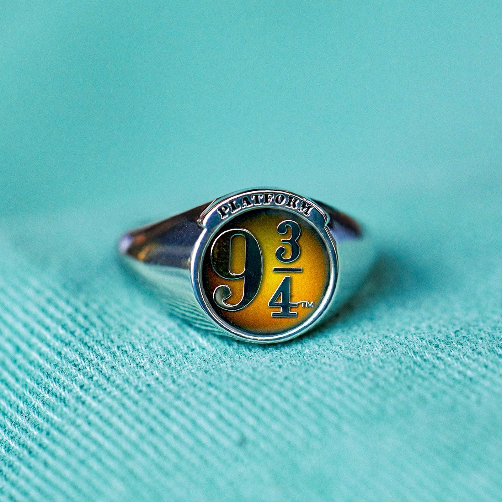 Platform 9 3/4 Mood Signet Ring Male Product Image