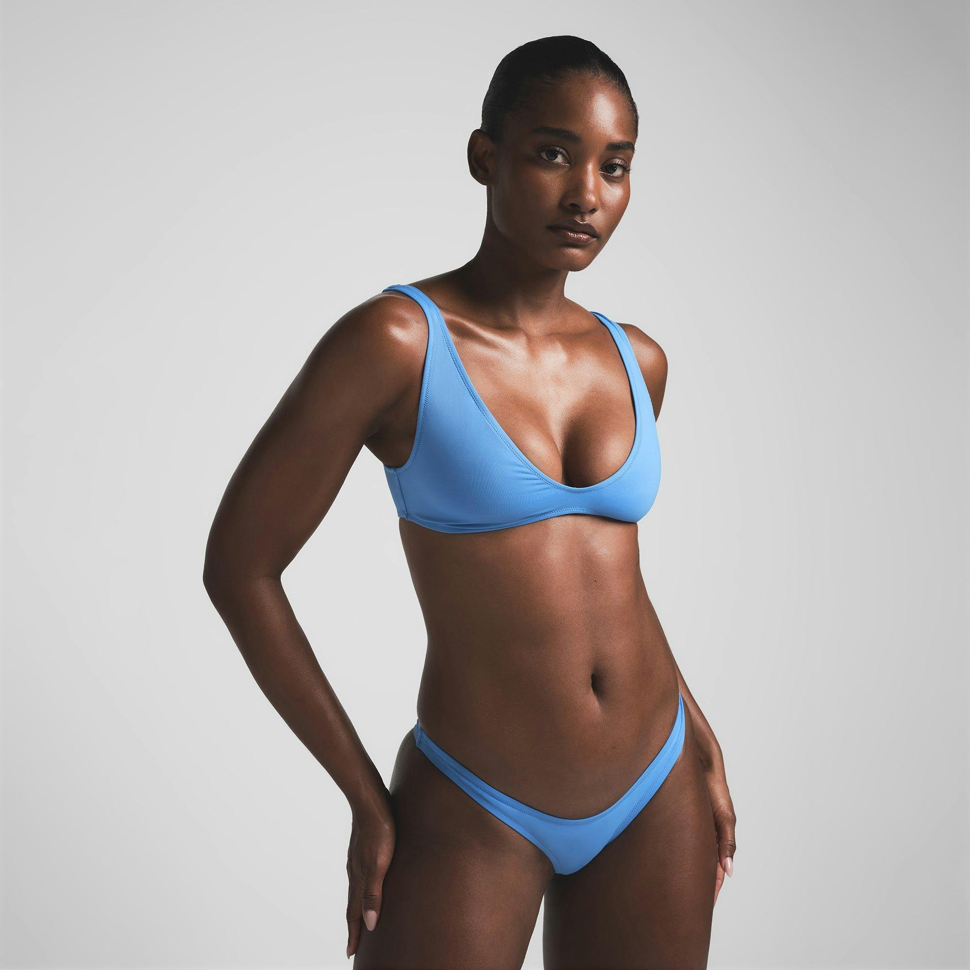 SIGNATURE SWIM PLUNGE BIKINI TOP | TIDE Product Image