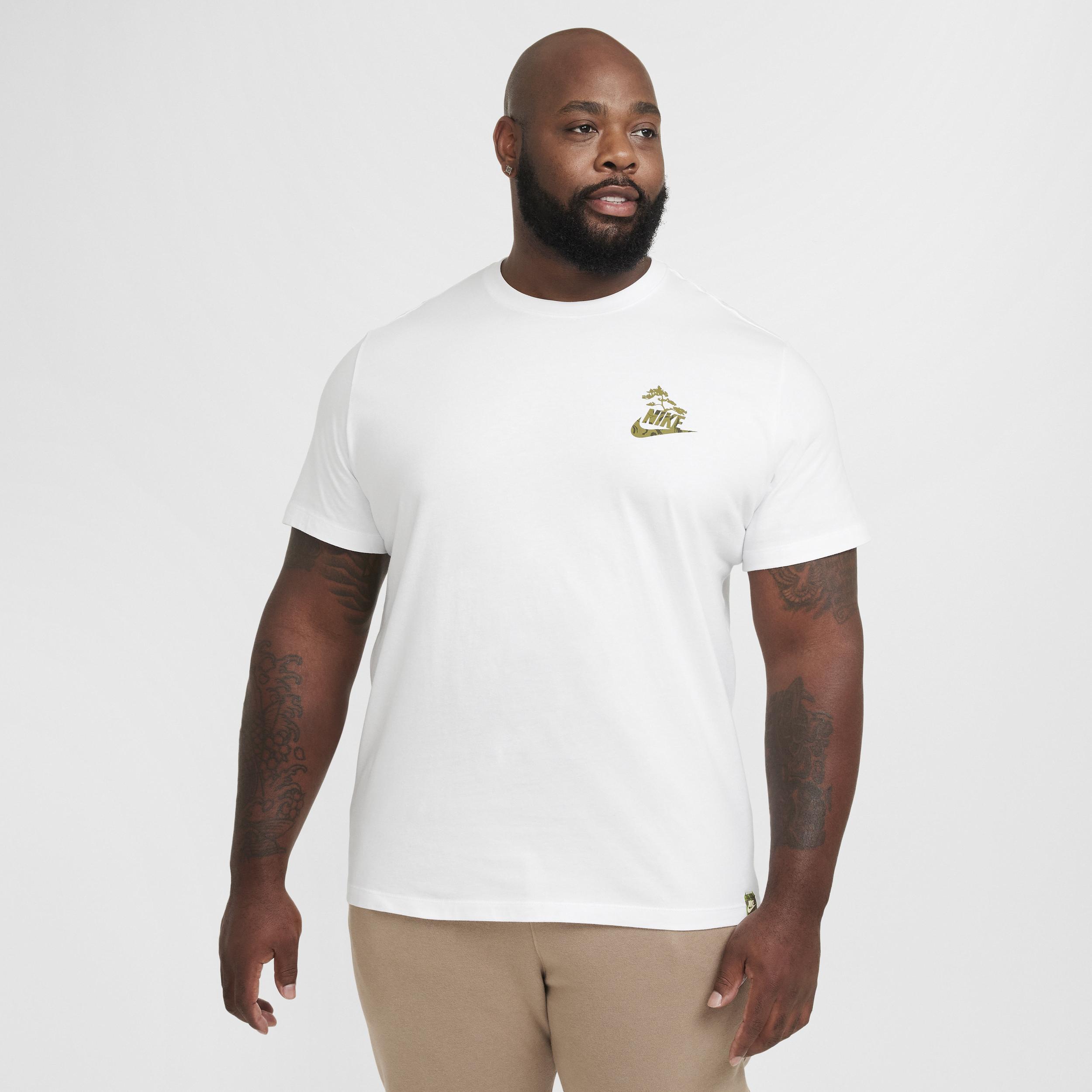 Nike Sportswear Club T-Shirt Product Image