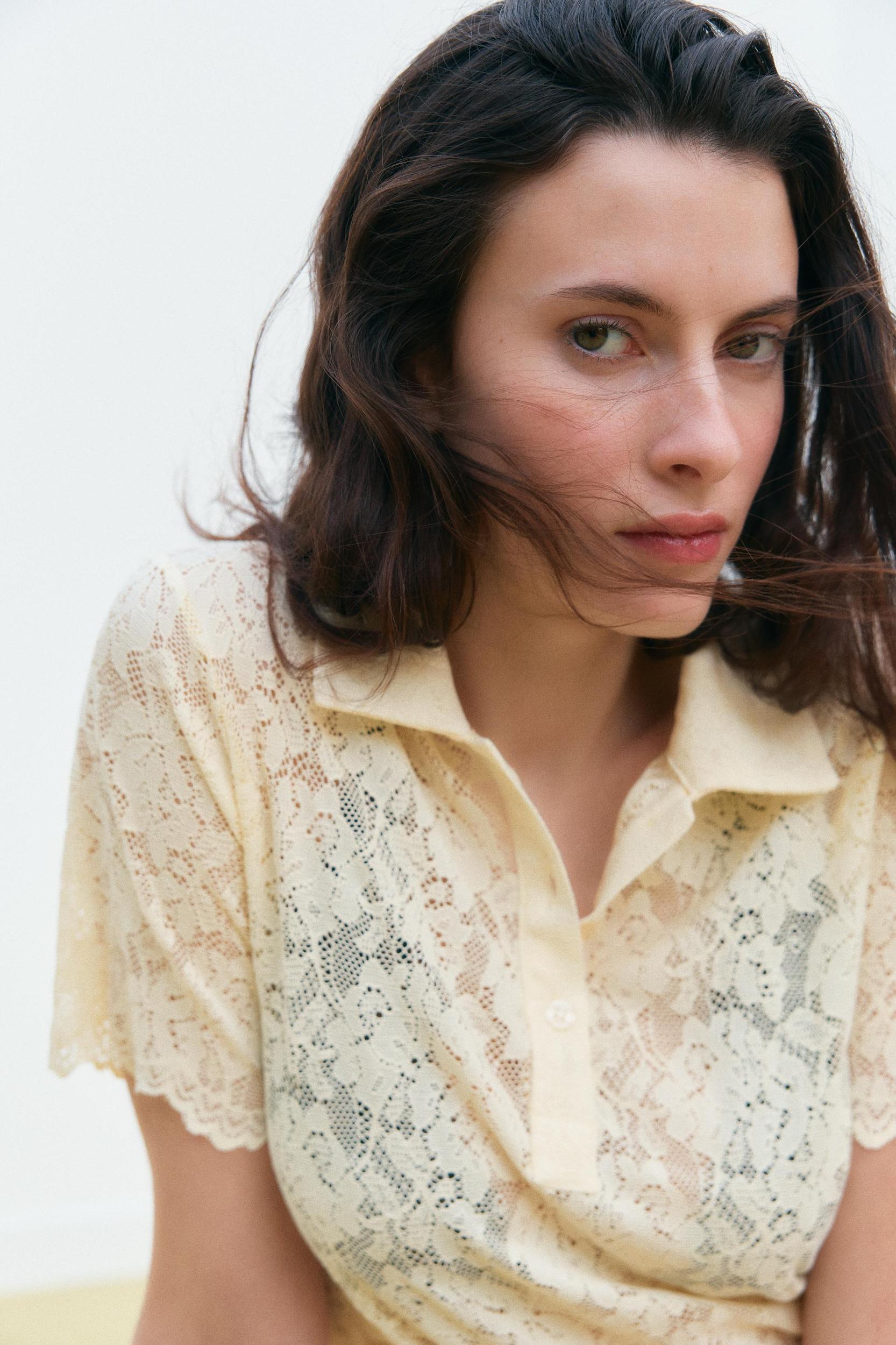LACE SHIRT Product Image