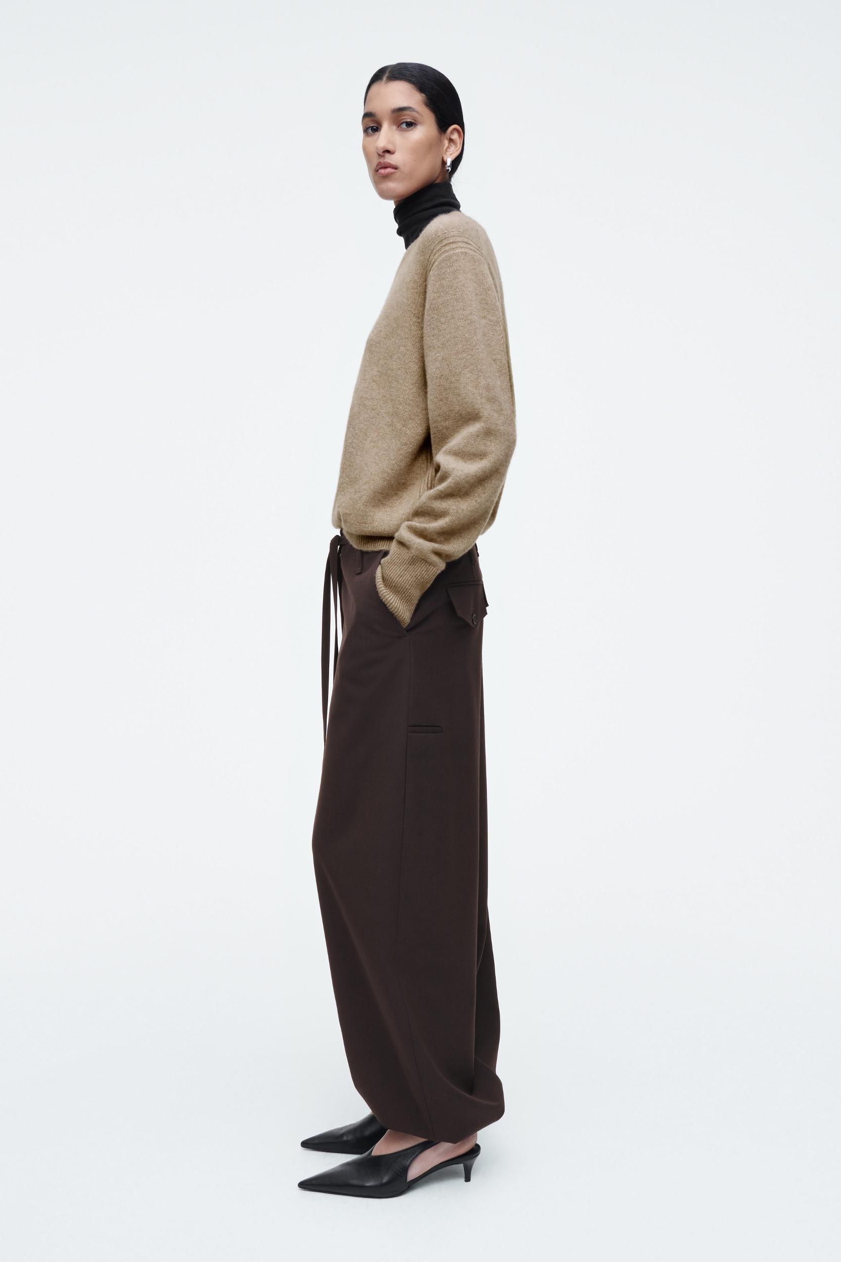 DRAWSTRING TWILL BARREL-LEG PANTS Product Image