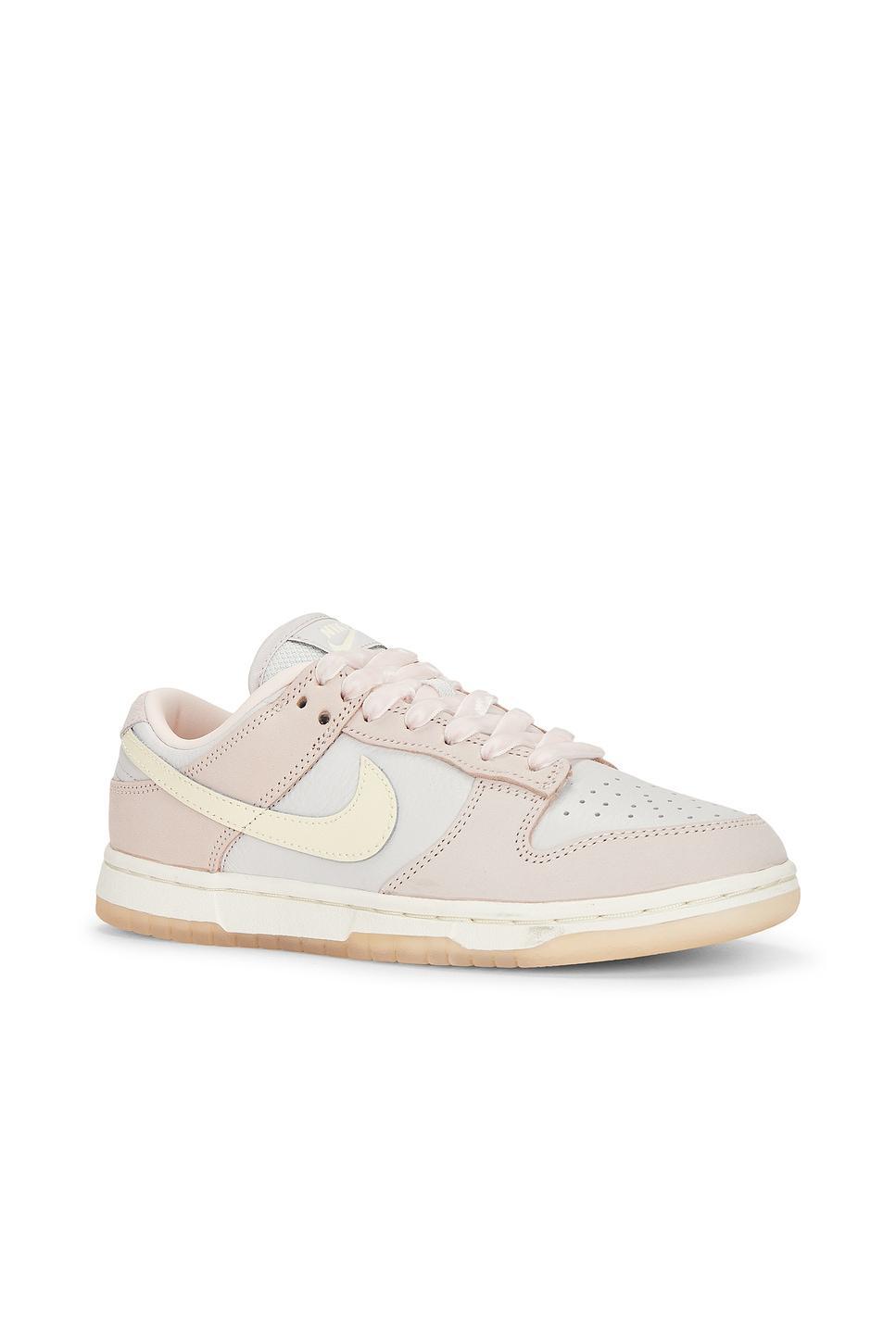 Dunk Low Premium Sneaker Nike Product Image