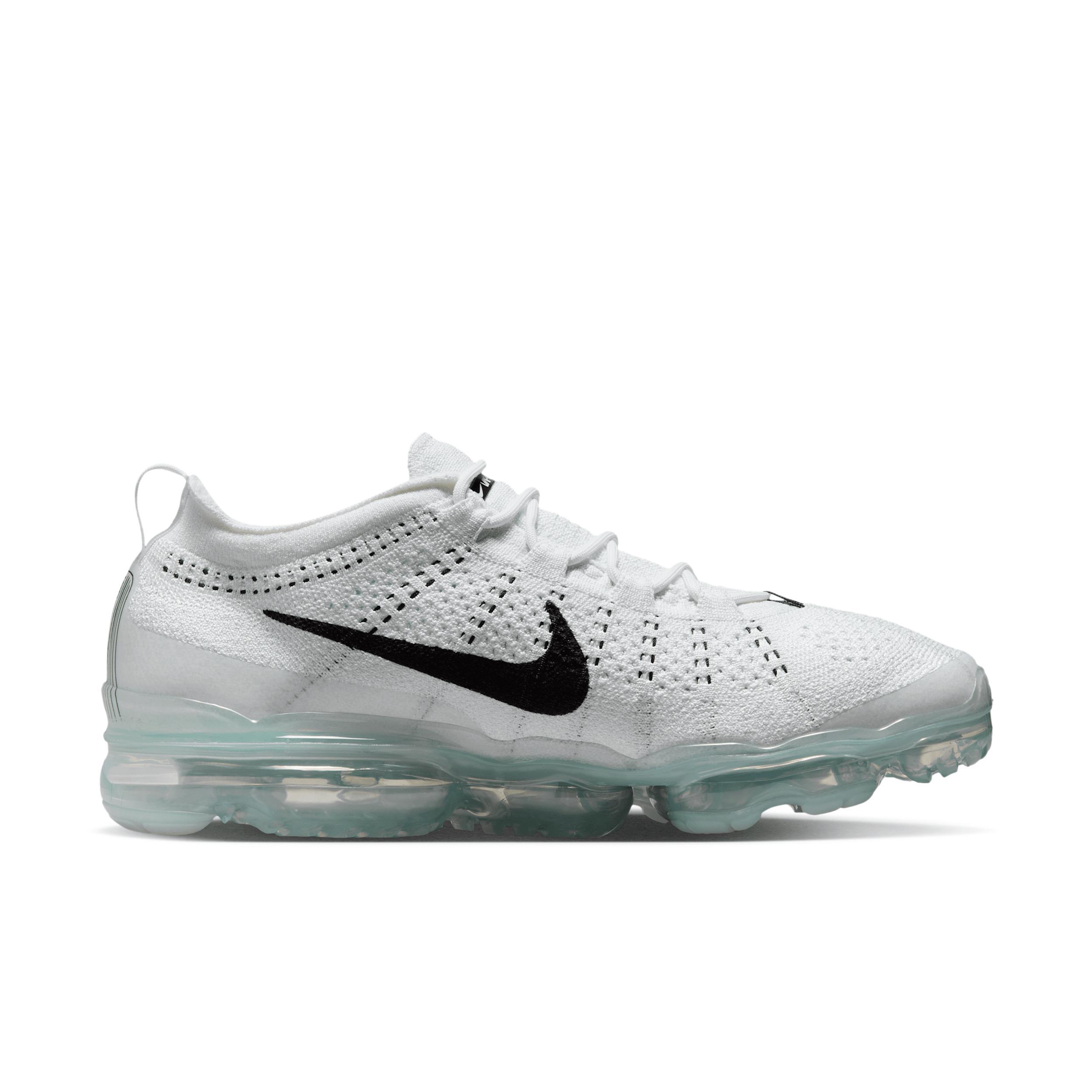 Nike Mens Air VaporMax 2023 Flyknit Running Shoes in White/Pure Platinum Product Image