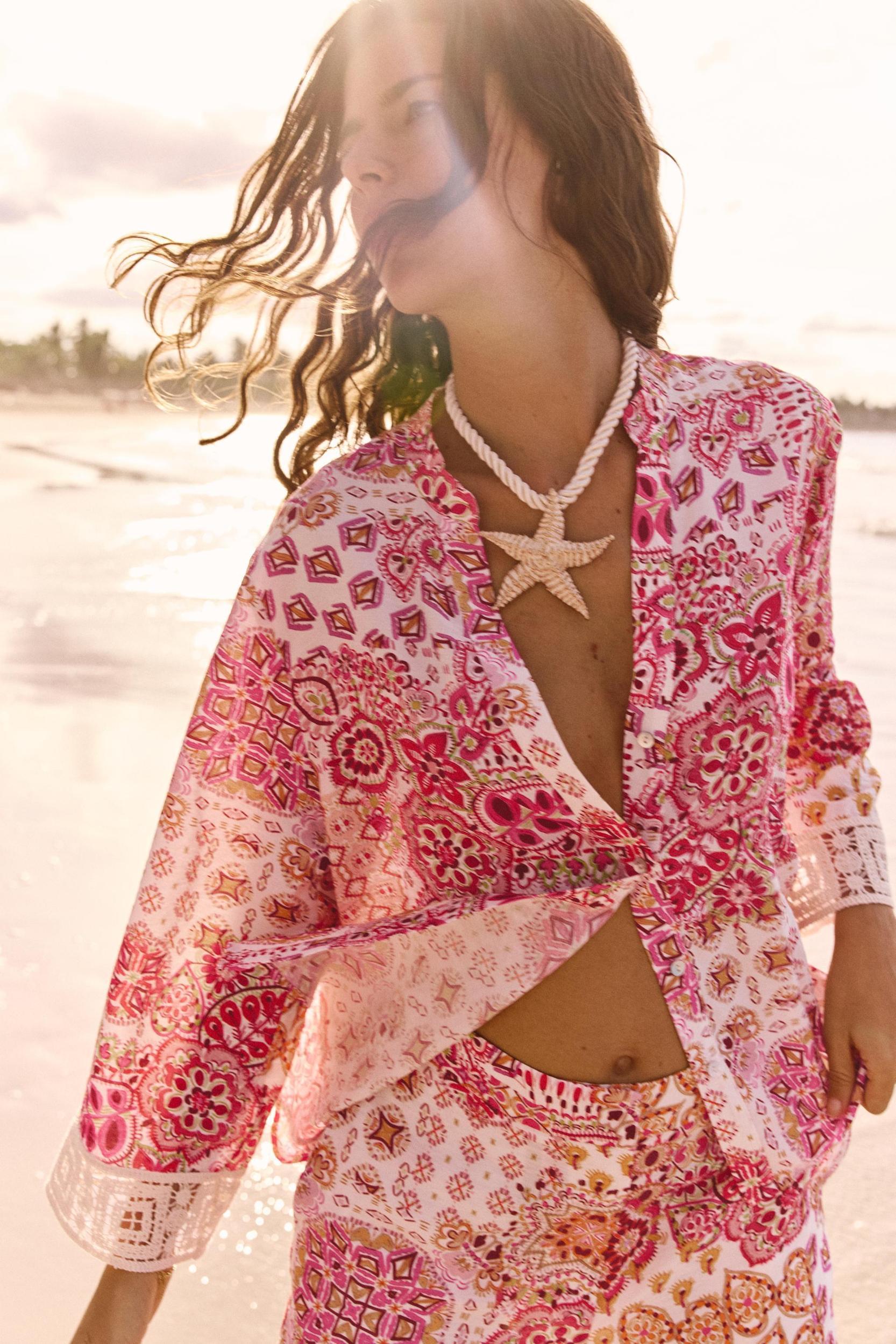 PRINTED BLOUSE WITH GUIPURE LACE SLEEVES Product Image