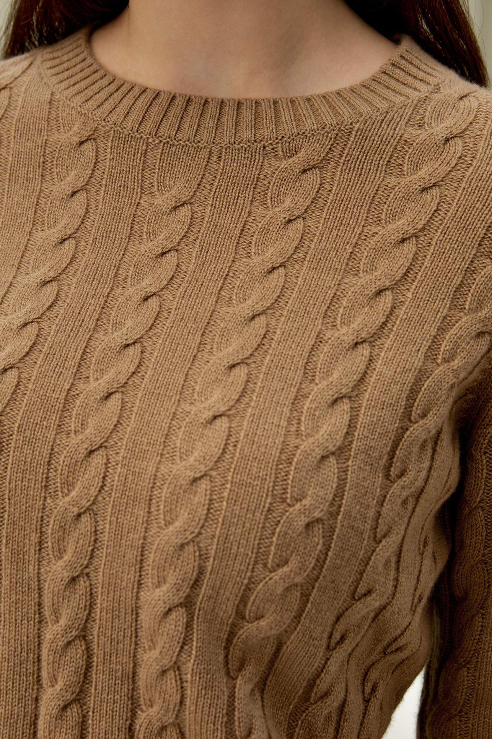 Classic Cable Knit Sweater with Ribbed Edges Product Image