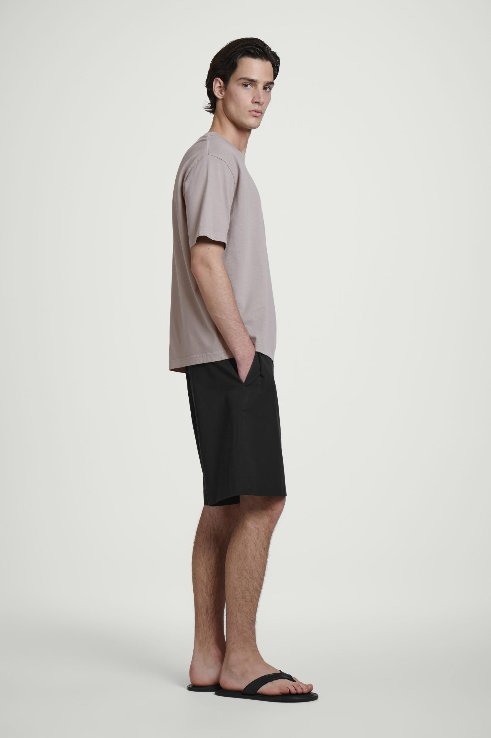 RELAXED LIGHTWEIGHT COTTON TSHIRT Product Image