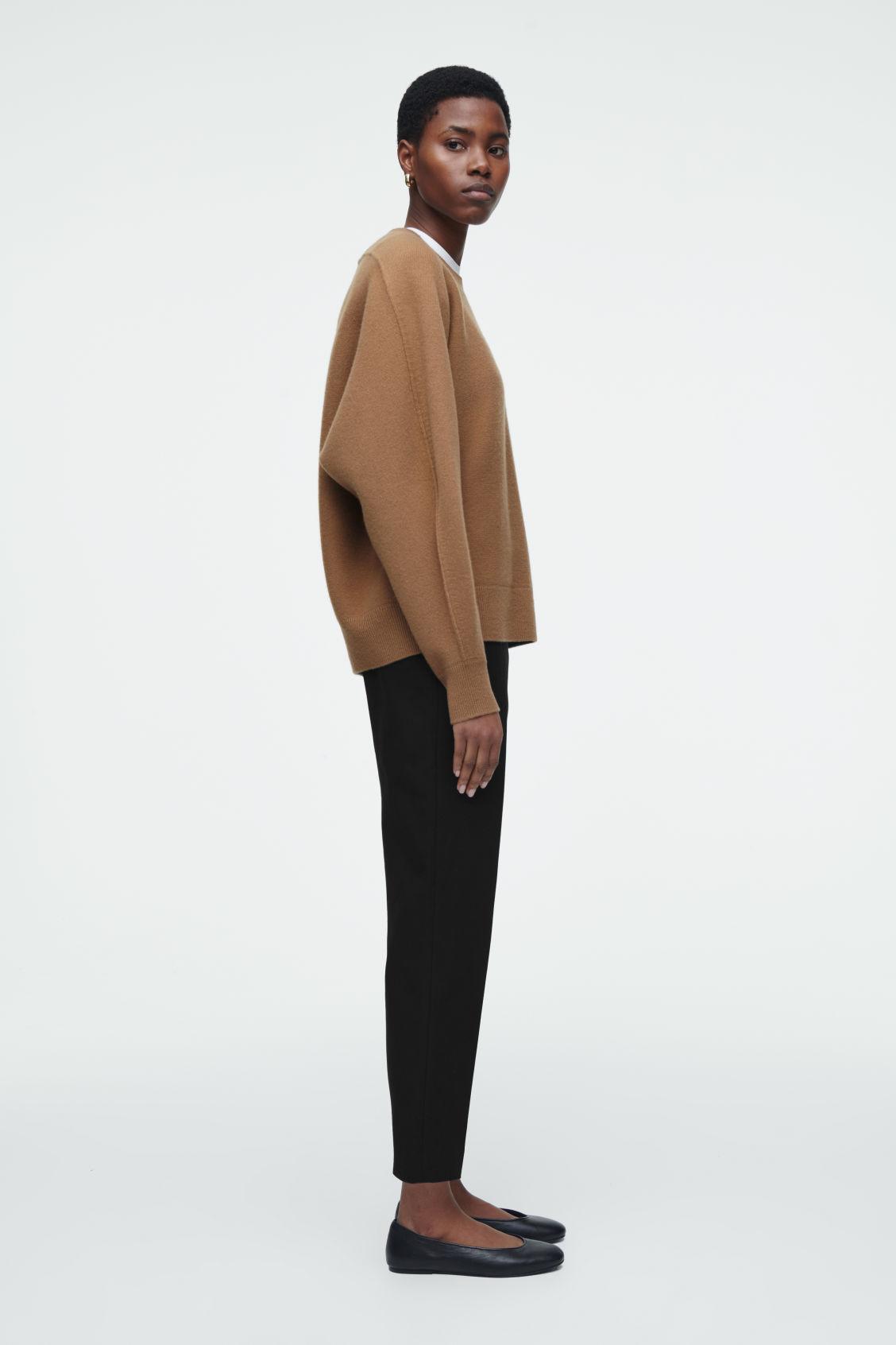 SLIM-LEG CROPPED TROUSERS Product Image