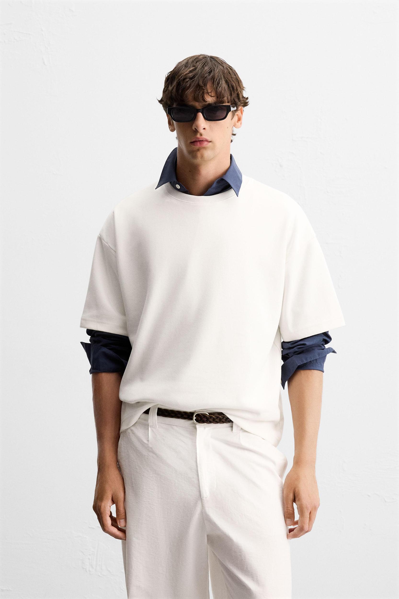RAISED PRINT SWEATSHIRT Product Image
