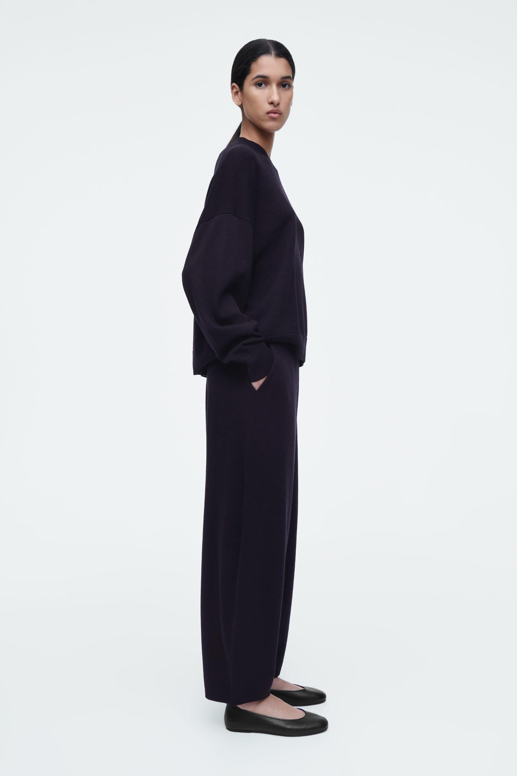MERINO WOOL BARREL-LEG PANTS Product Image