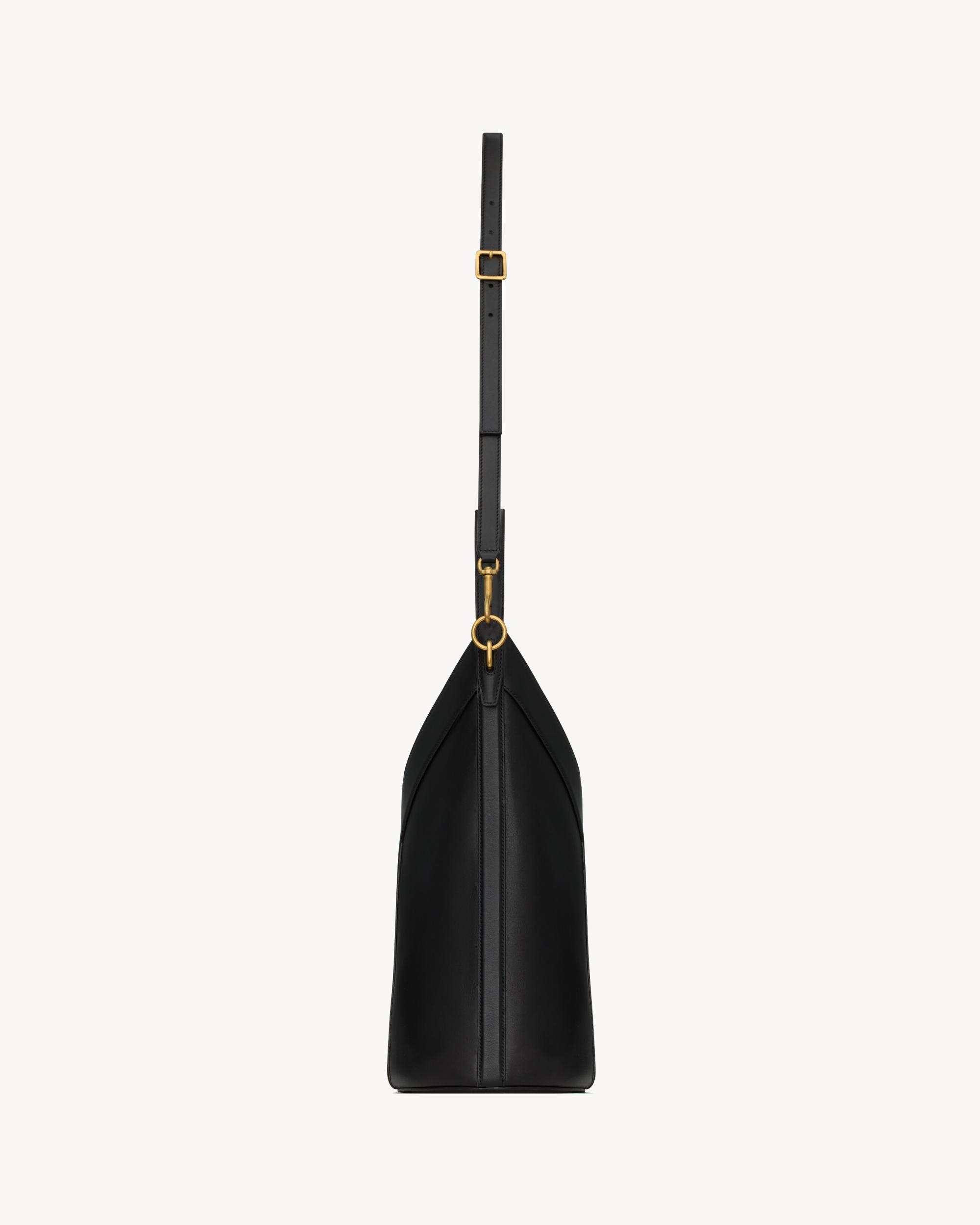 Y top-handle bucket in leather Product Image