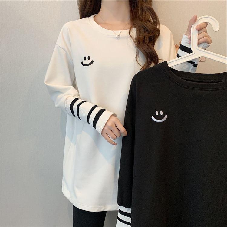 Long Sleeve Crew Neck Smiley Patterned Striped Tee Product Image