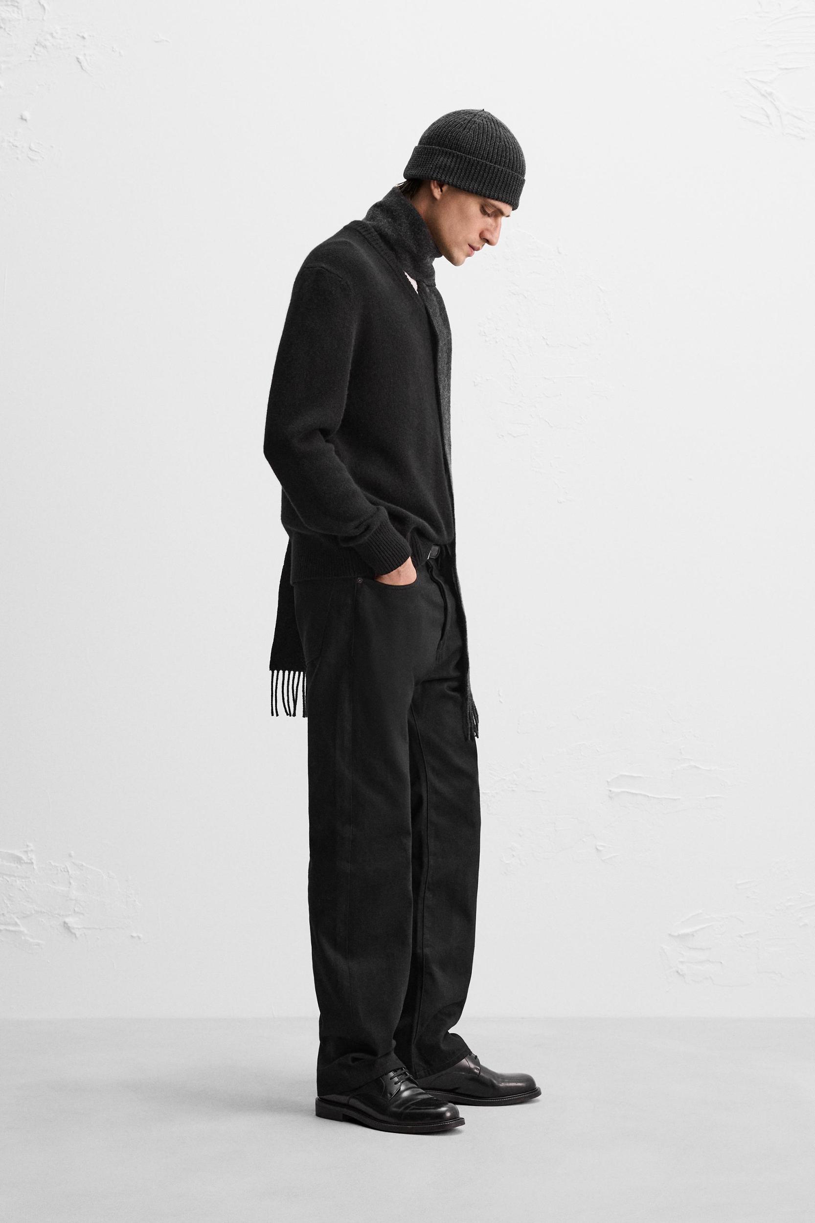 V-NECK CASHMERE SWEATER Product Image