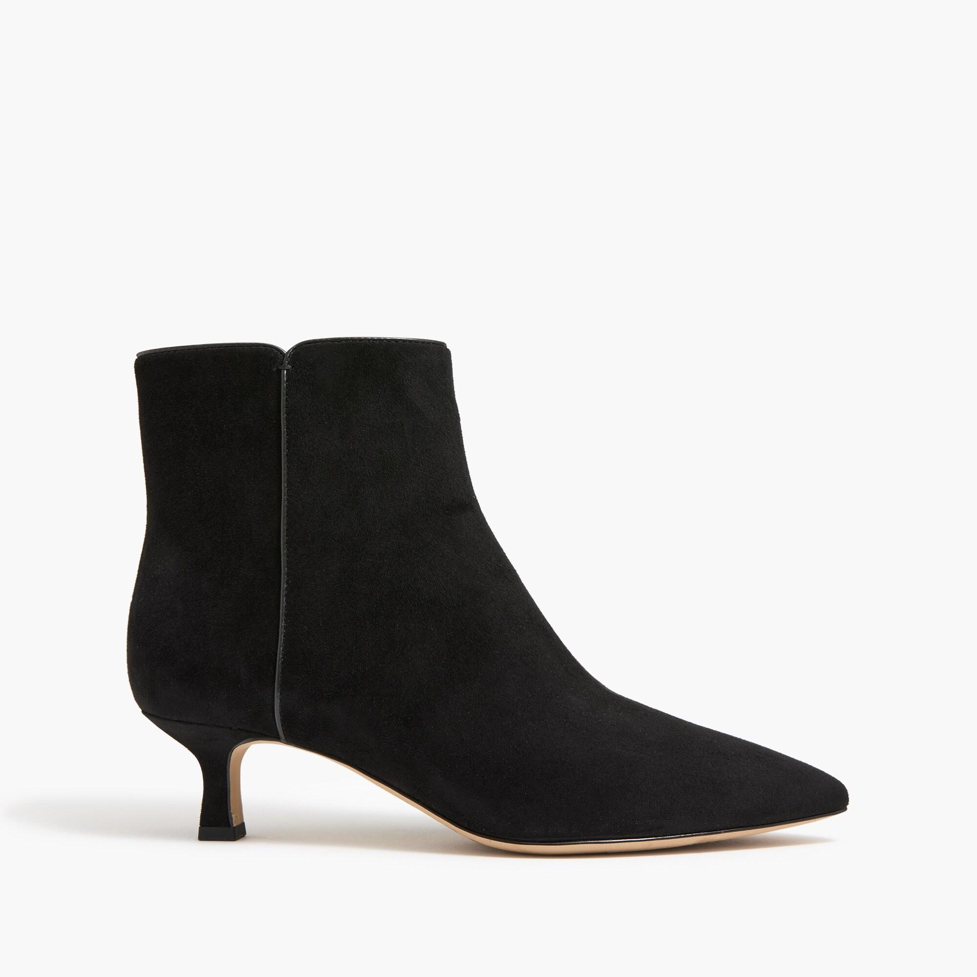 Pointy-toe boots Product Image