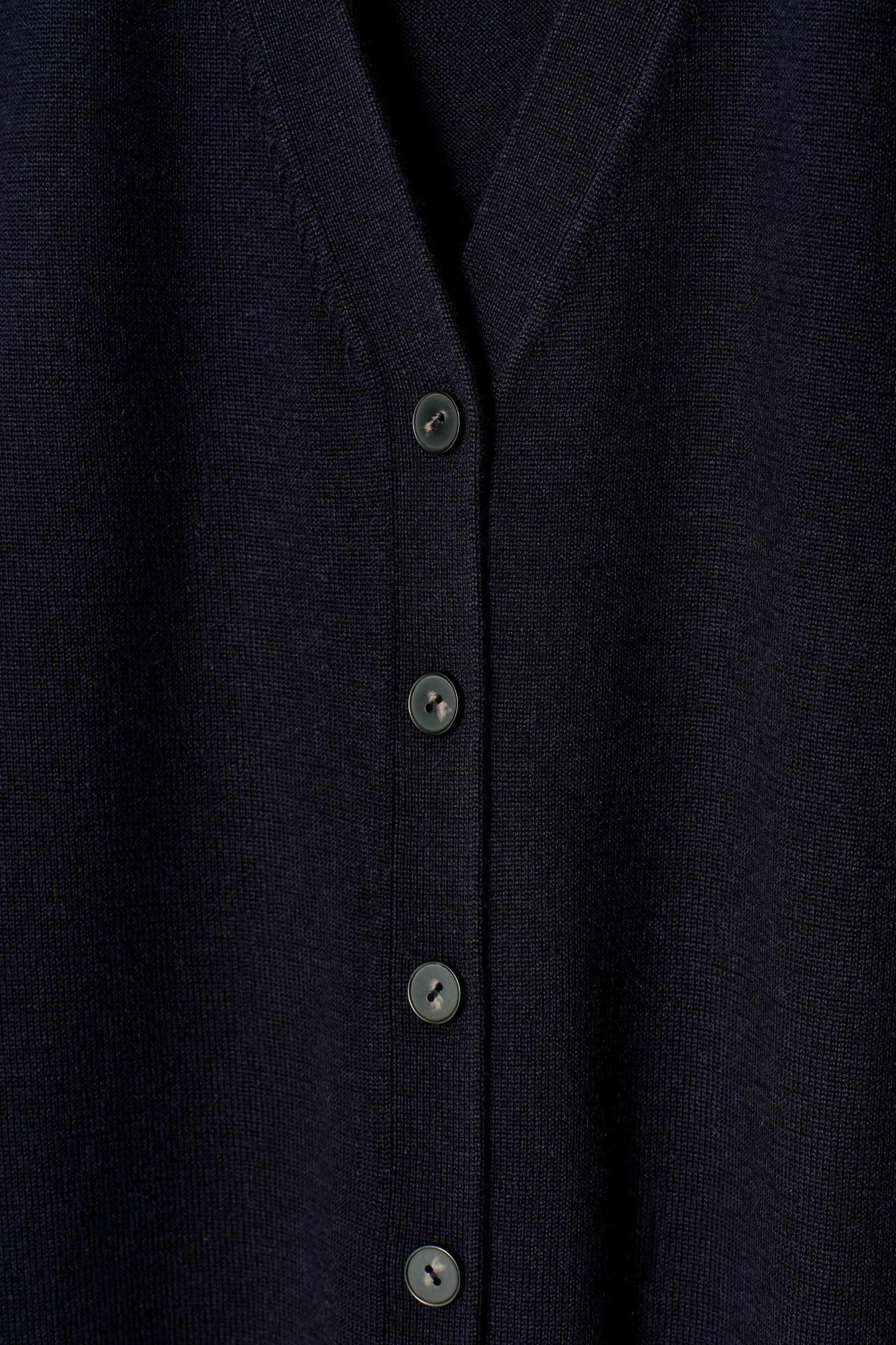 VNECK MERINO WOOL WAISTCOAT Product Image