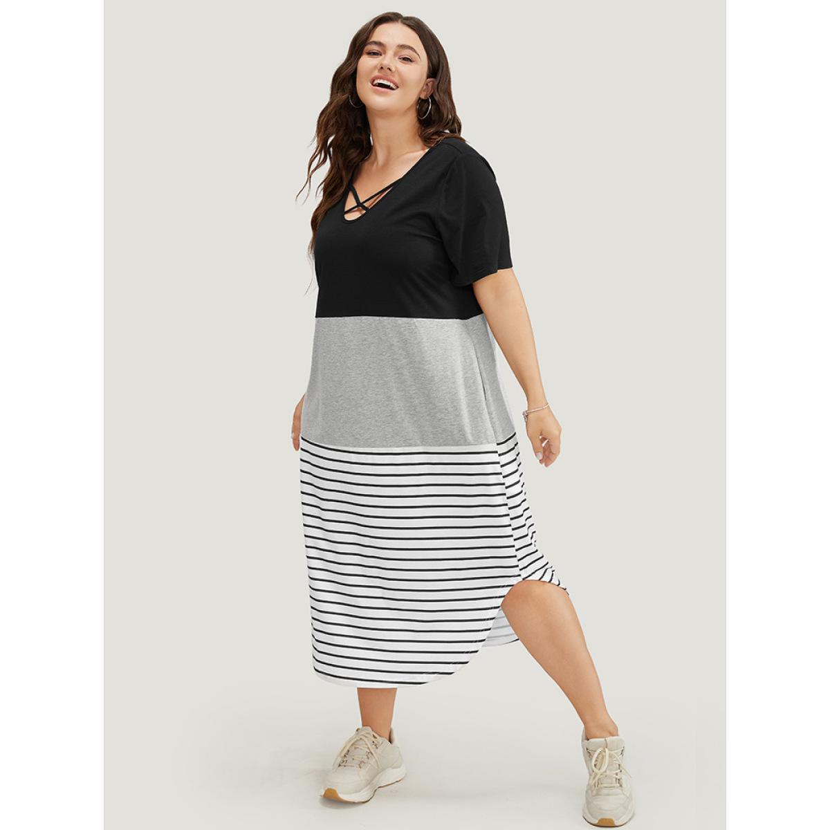Plus Size Striped Contrast Arc Hem Pocket Crisscross Neck Dress Black Women Casual Contrast V-neck Short sleeve Curvy Midi Dress BloomChic 30/6X Product Image