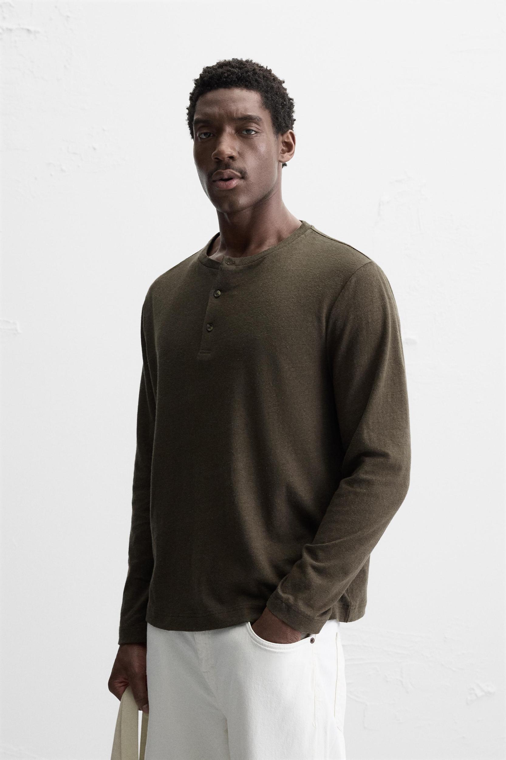 COTTON LINEN BLEND BUTTON NECK T-SHIRT Product Image