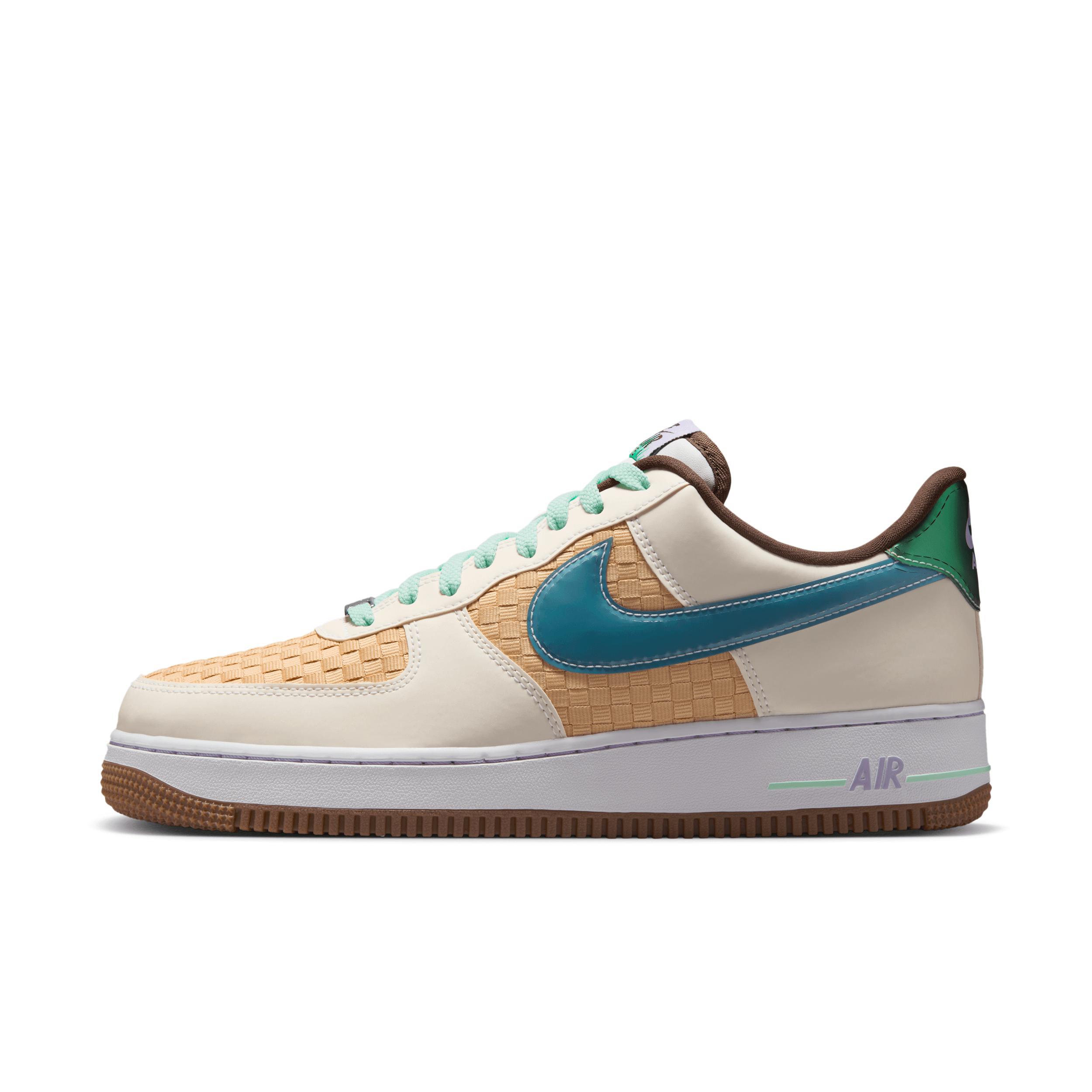 Nike Men's Air Force 1 Retro Shoes Product Image