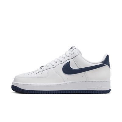 Nike Men's Air Force 1 '07 LV Shoes Product Image