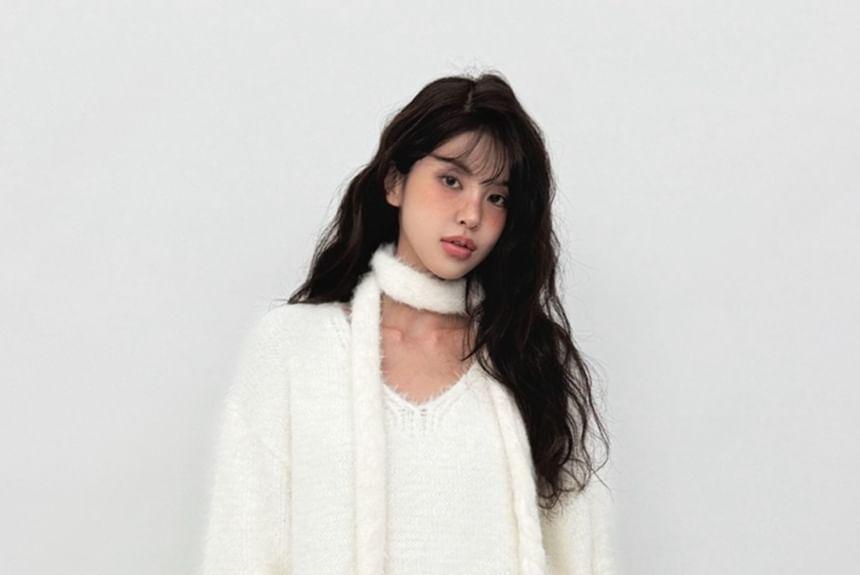 Set: V-Neck Plain Loose-Fit Sweater + Braid Knit Scarf Product Image