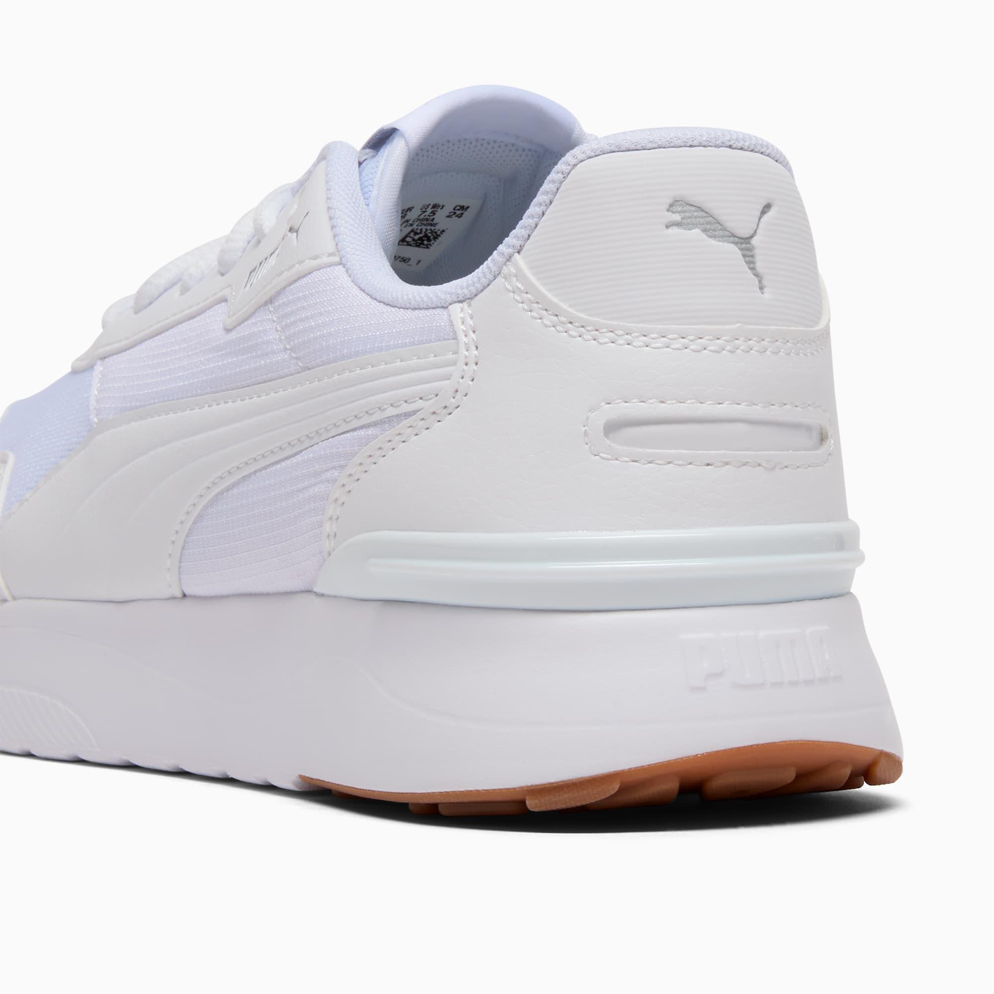 R78 Voyage Women's Sneakers Product Image
