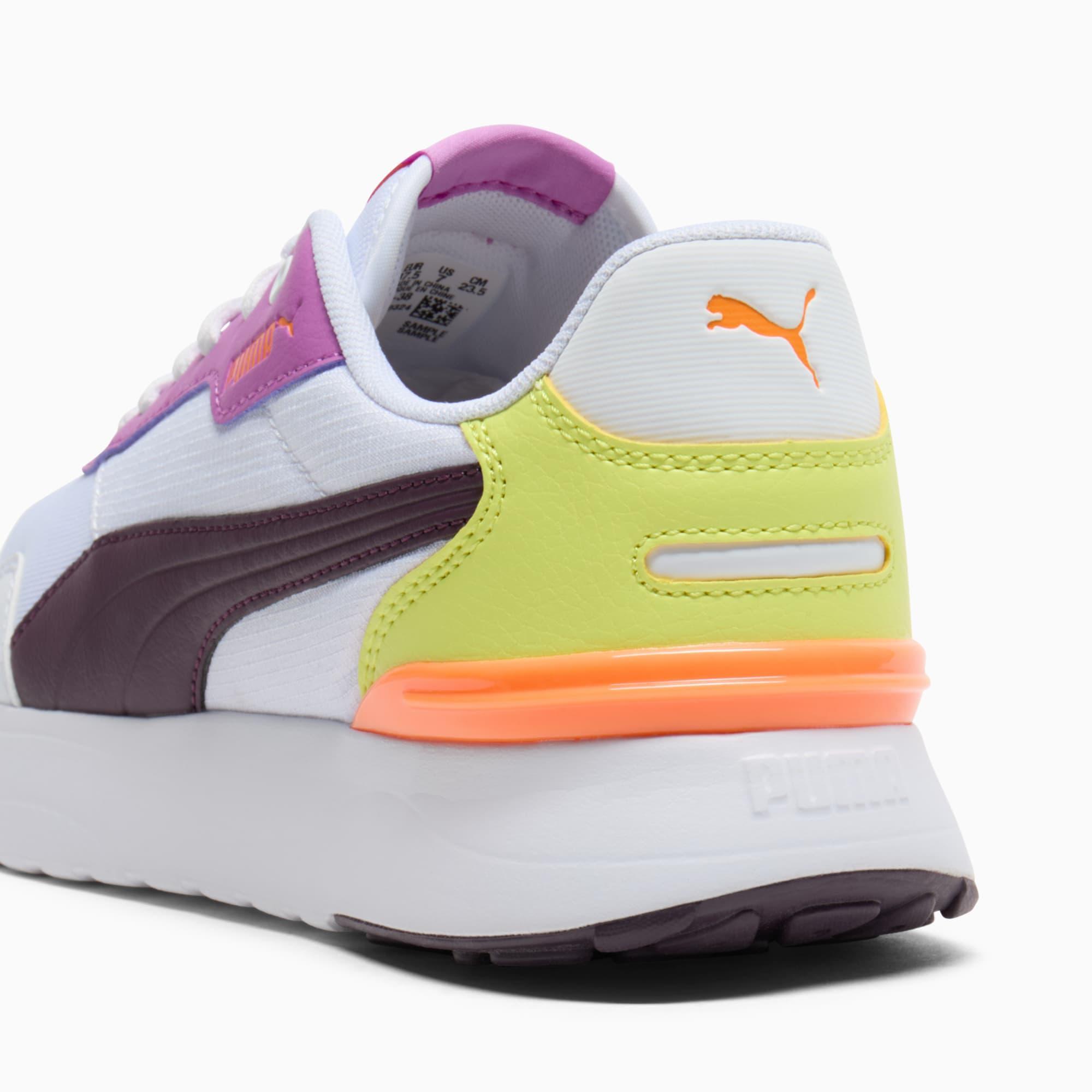R78 Voyage Women's Sneakers Product Image