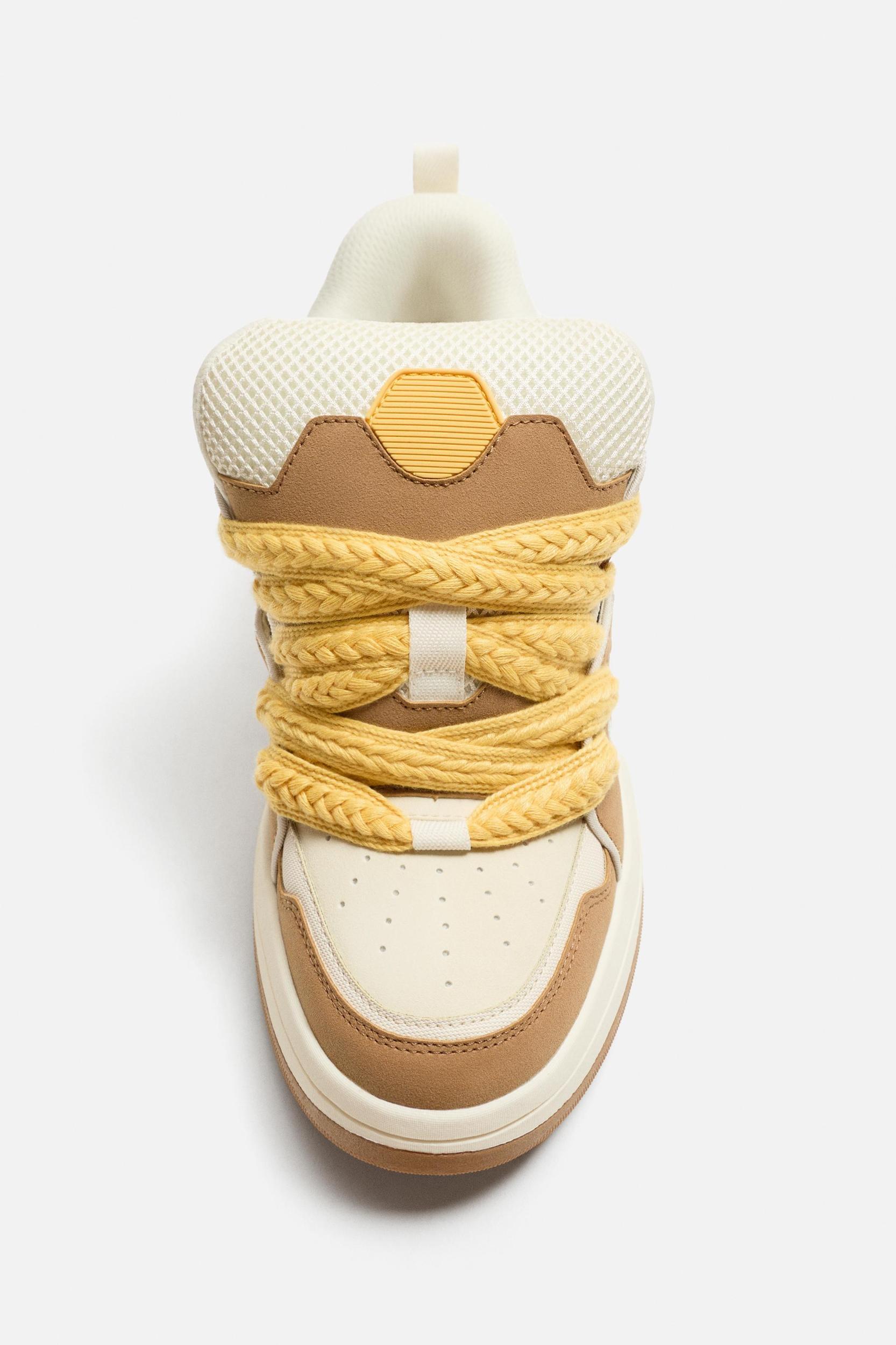SKATE SNEAKERS Product Image