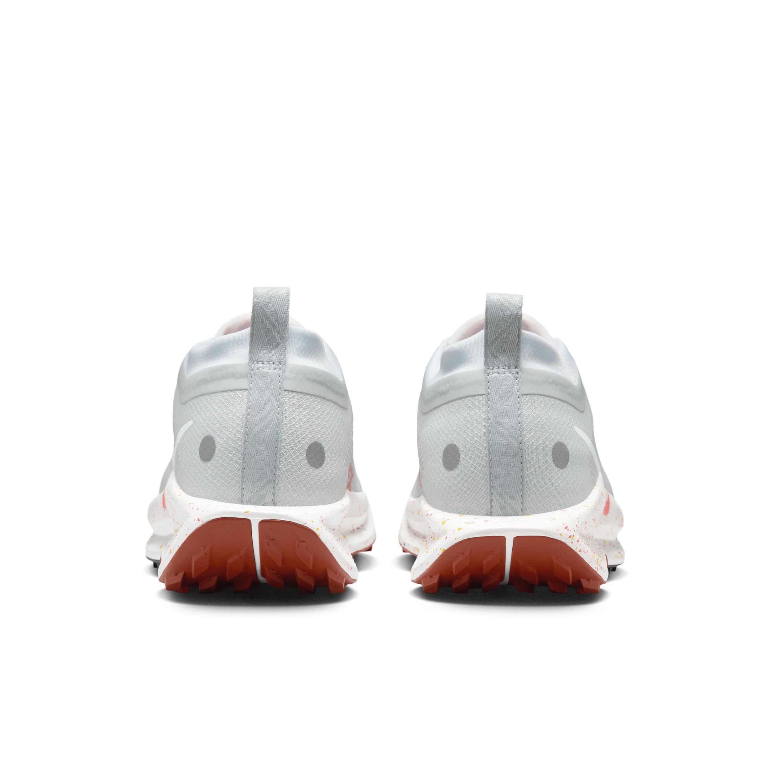 Nike Women's Pegasus Trail 5 GORE-TEX Waterproof Trail Running Shoes Product Image
