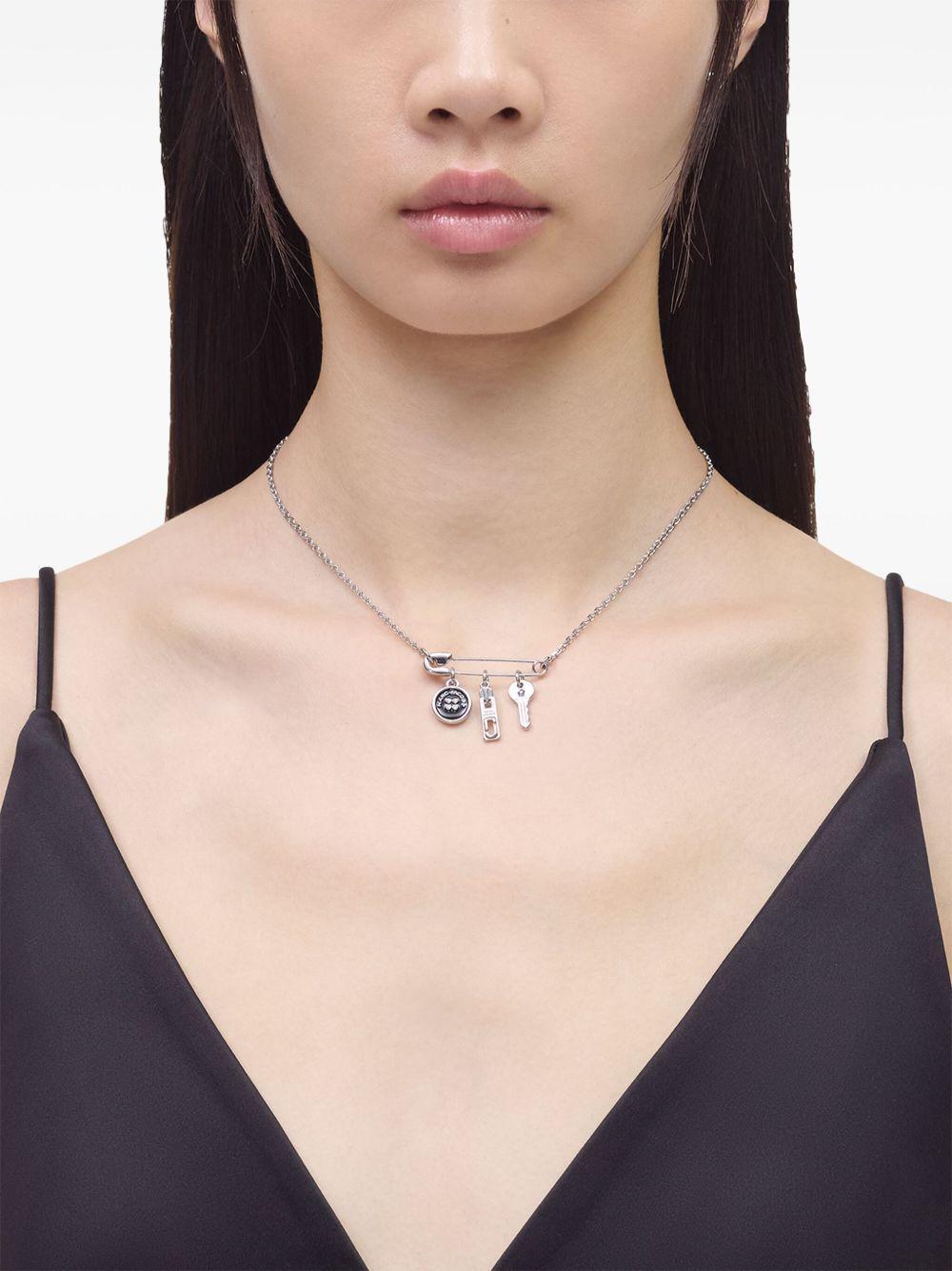 logo-plaque pendant necklace Product Image