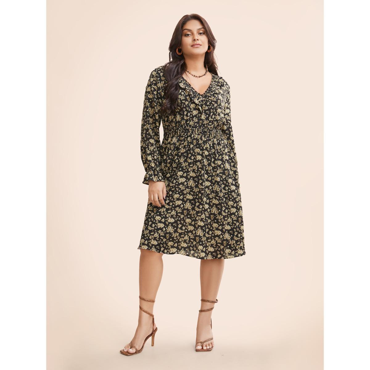 Plus Size V Neck Ditsy Floral Ruffles Shirred Dress Black Women Resort Shirred V-neck Long Sleeve Curvy BloomChic 12/L Product Image