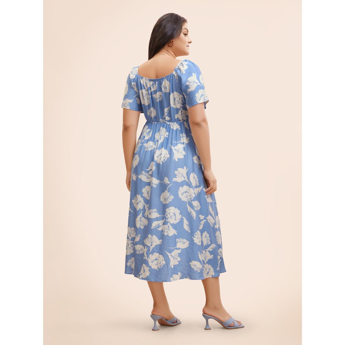 Plus Size Square Neck Silhouette Floral Print Shirred Dress LightBlue Women Elegant Shirred Square Neck Short sleeve Curvy BloomChic 28/5X Product Image