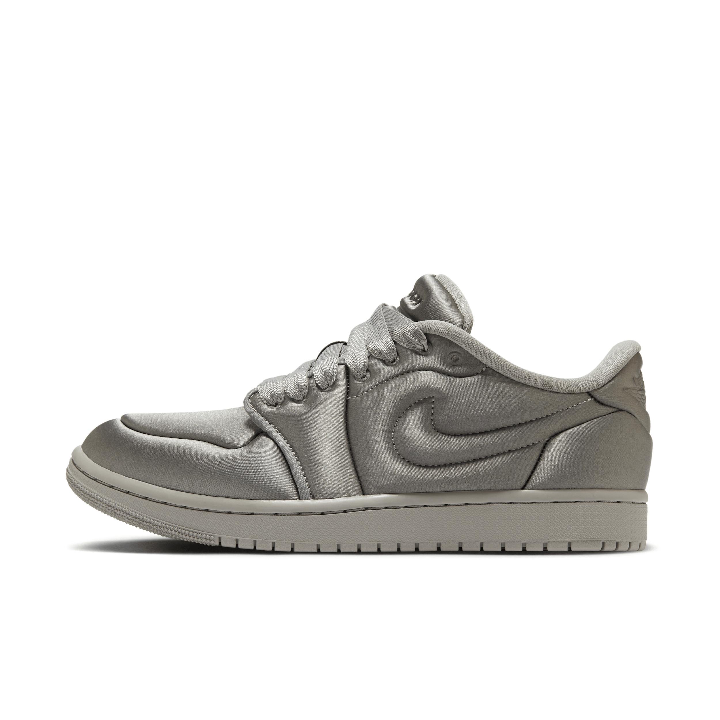 Womens Air Jordan 1 Low Method of Make Shoes Product Image