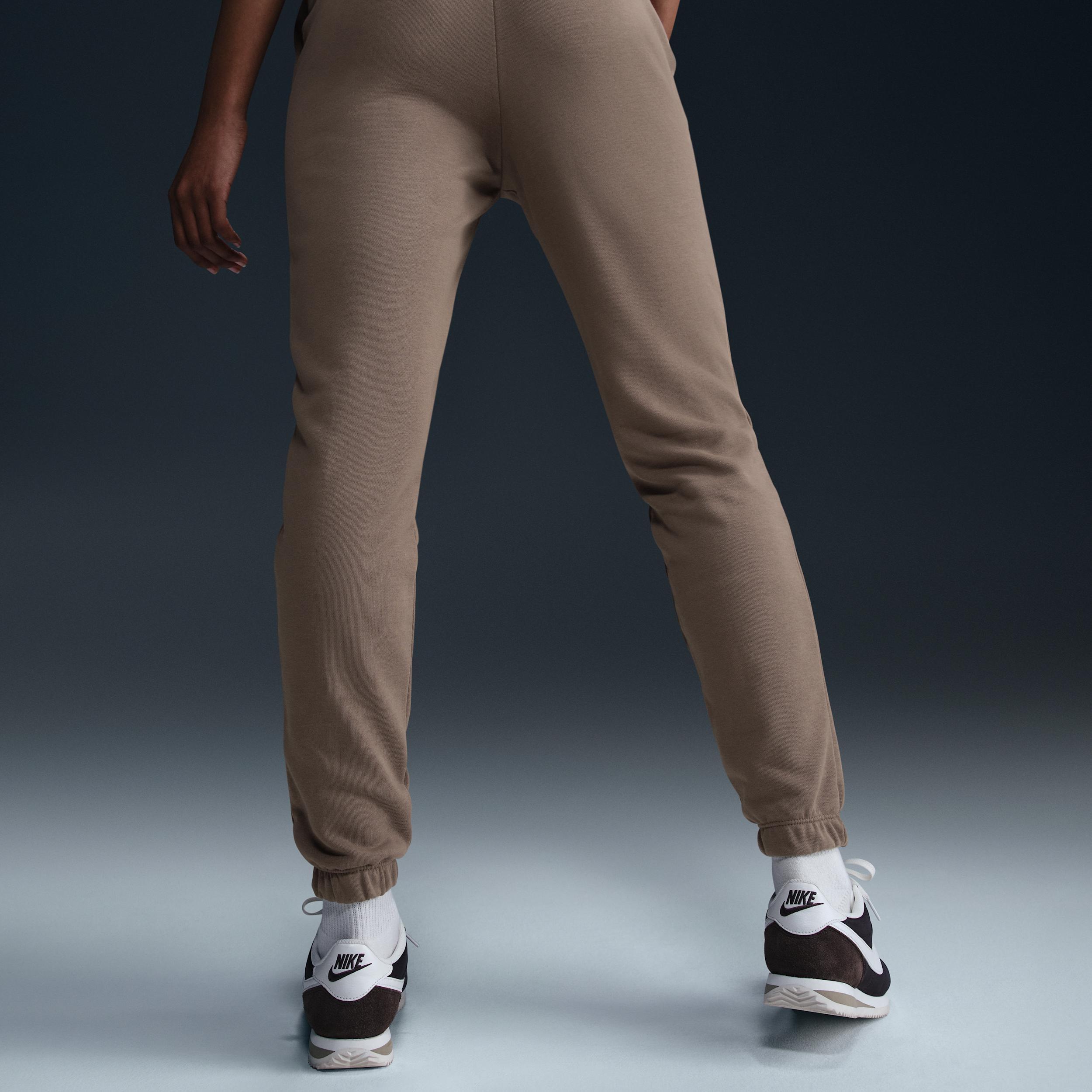 Nike Sportswear Chill Terry Women's Slim High-Waisted French Terry Sweatpants Product Image