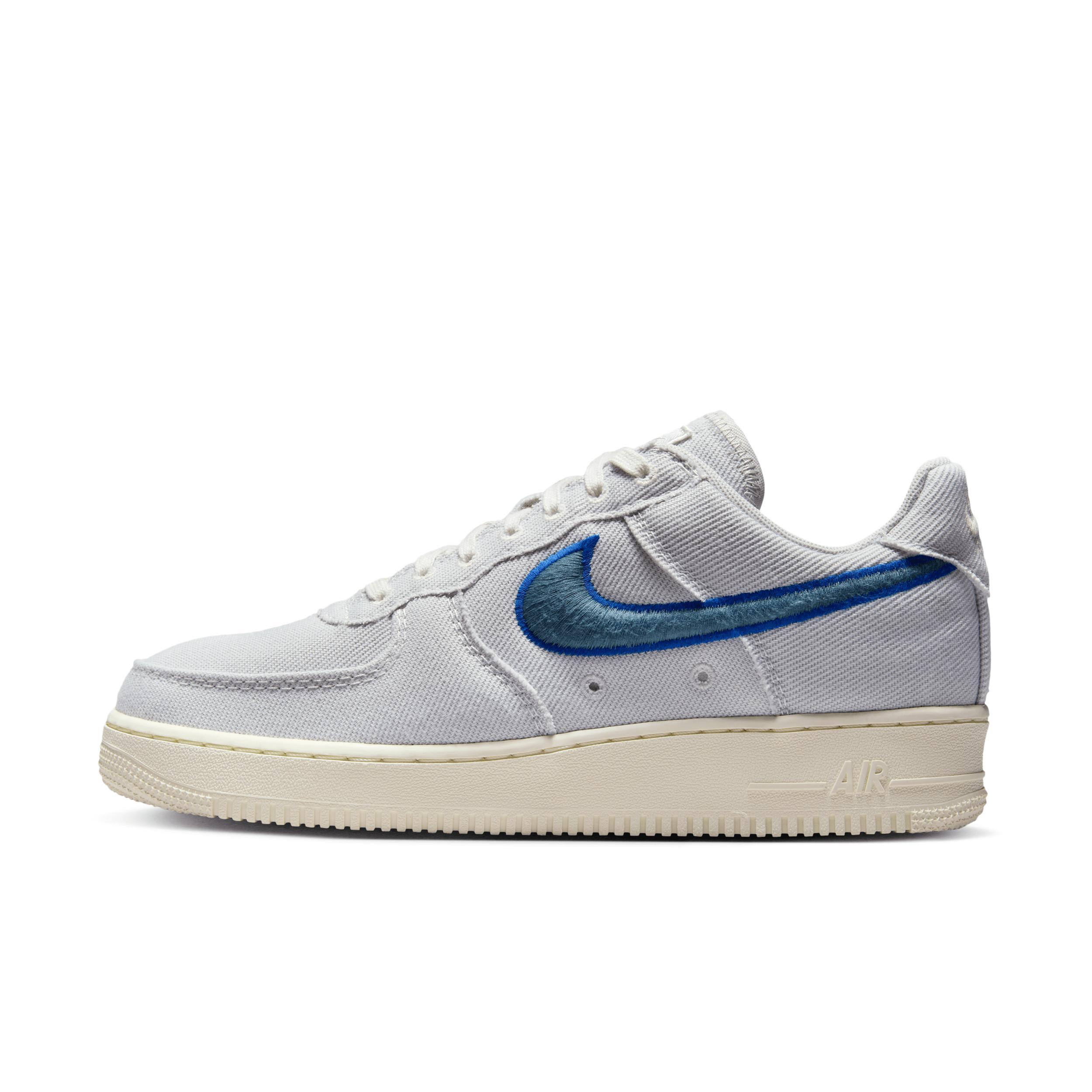 Nike Men's Air Force 1 Low Canvas Shoes Product Image