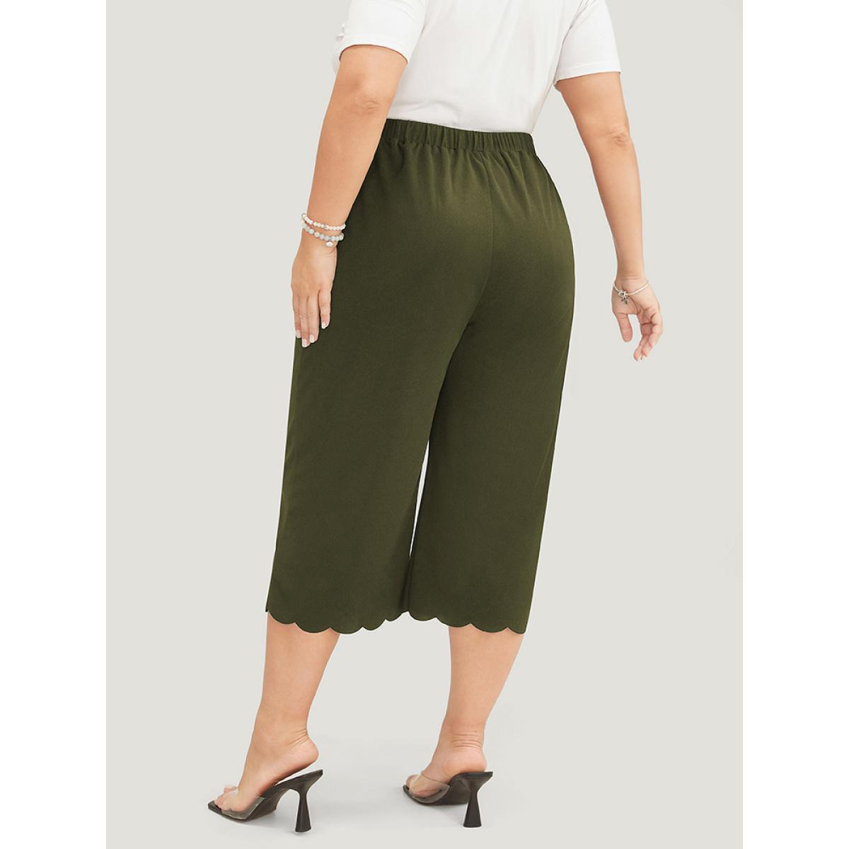 Plus Size Plain Pocket Scalloped Trim Pants Women ArmyGreen Casual Loose High Rise Dailywear Pants BloomChic 10/M Product Image