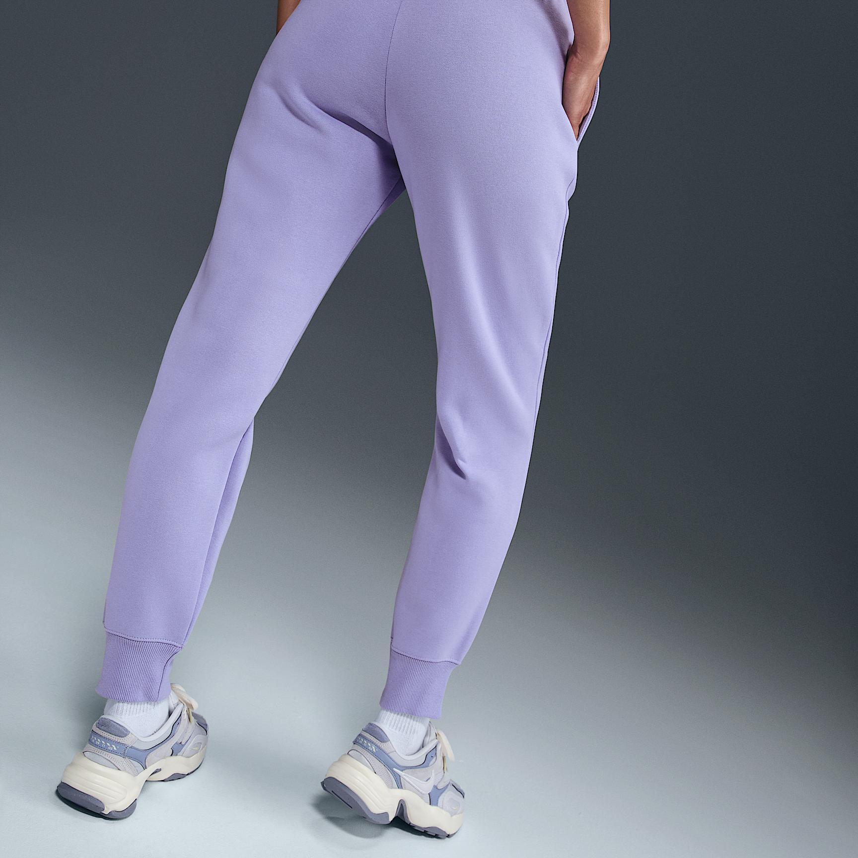 Nike Sportswear Phoenix Fleece Women's Mid-Rise Sweatpants Product Image
