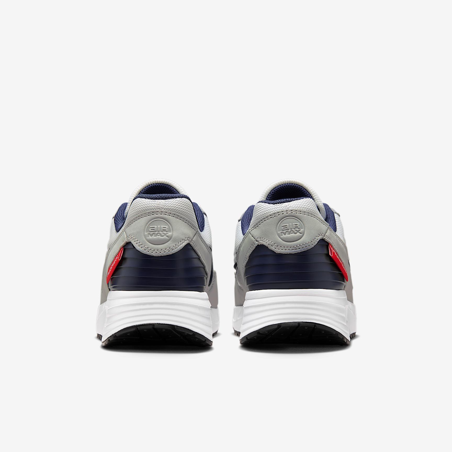 Nike College Air Max Verse (UConn) Men's Shoes Product Image
