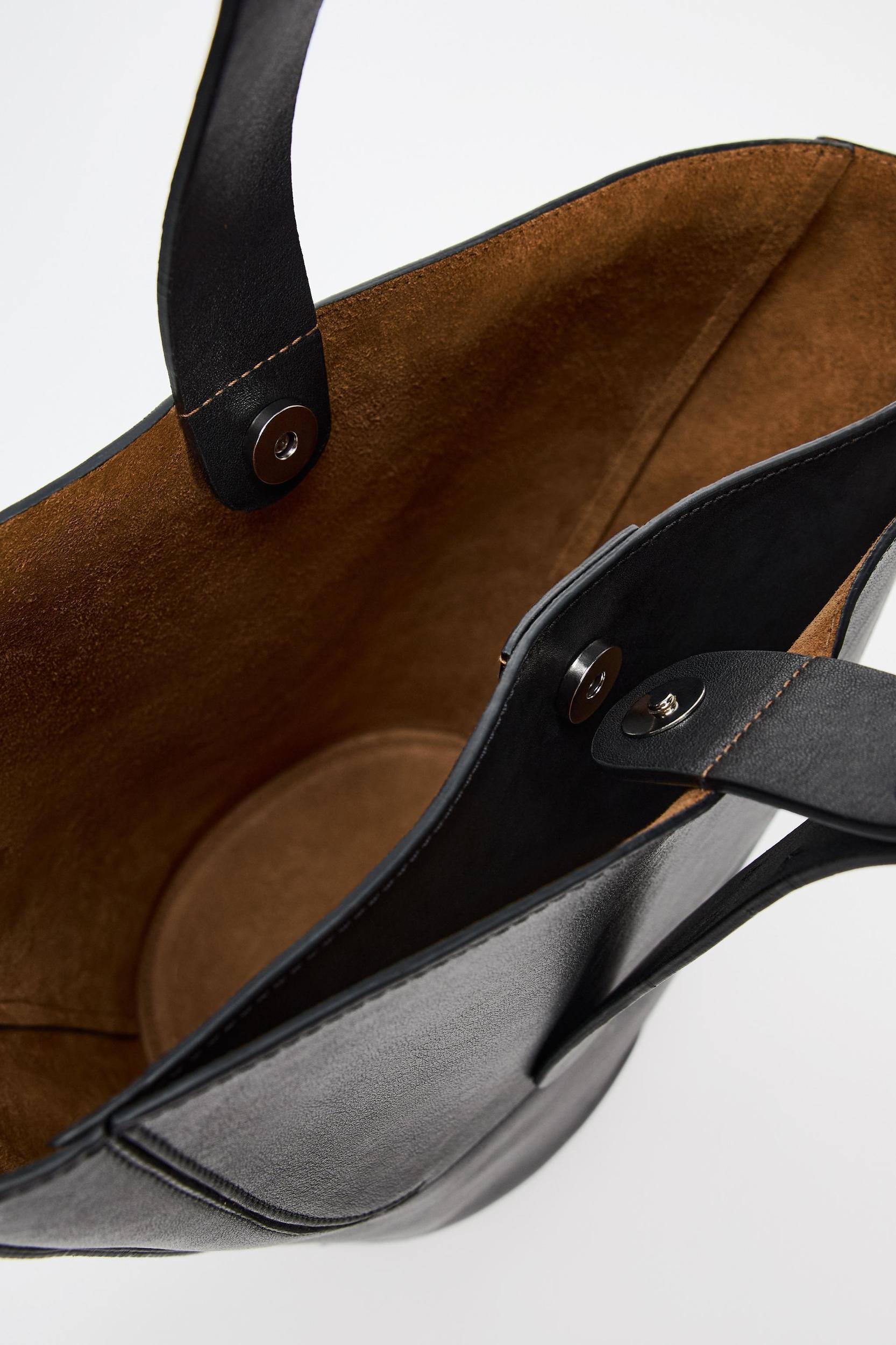 LARGE LEATHER BUCKET BAG Product Image