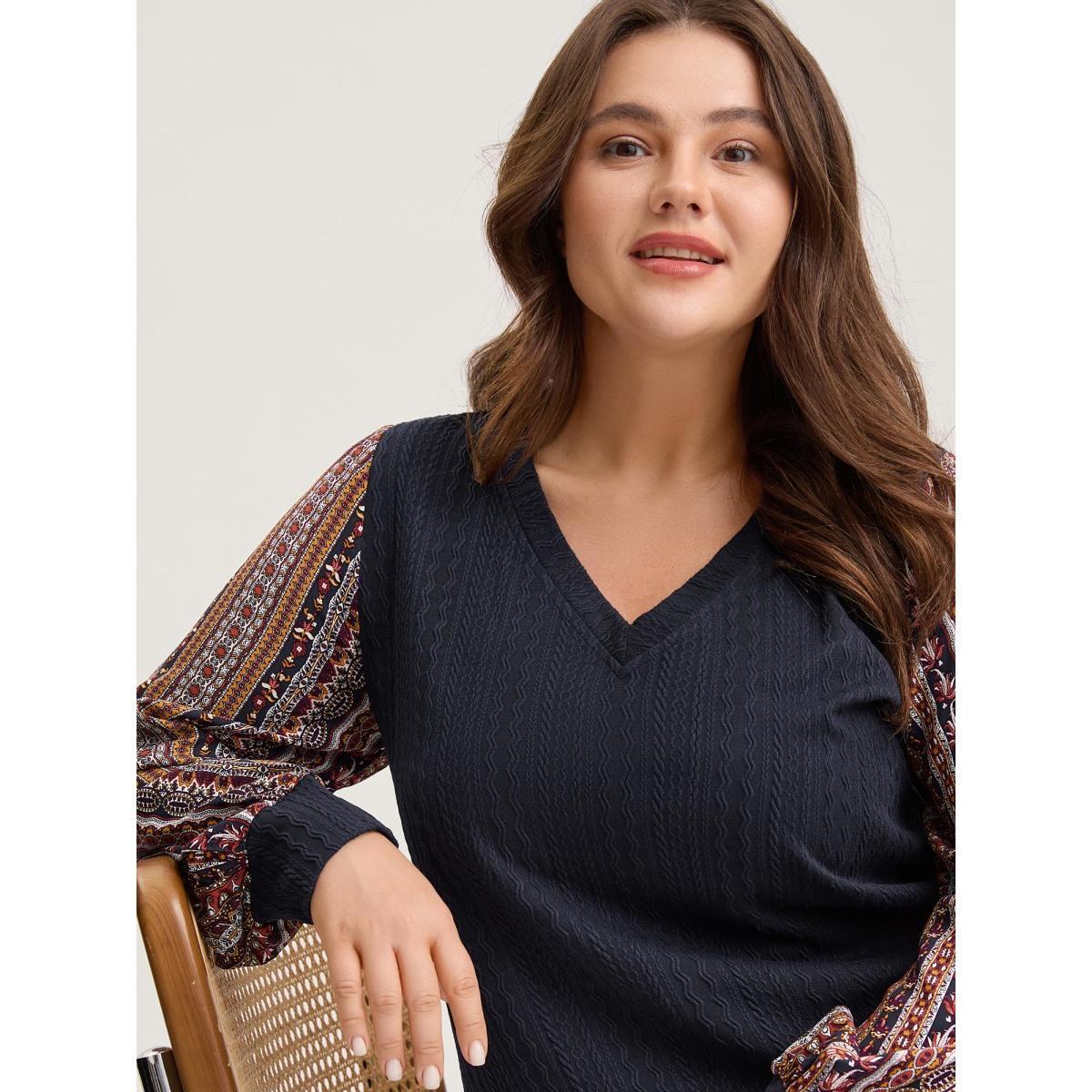 Plus Size Textured Striped Sleeve Contrast Sweatshirt Women Indigo Texture V-neck Everyday-Casual Sweatshirts BloomChic 28/5X Product Image