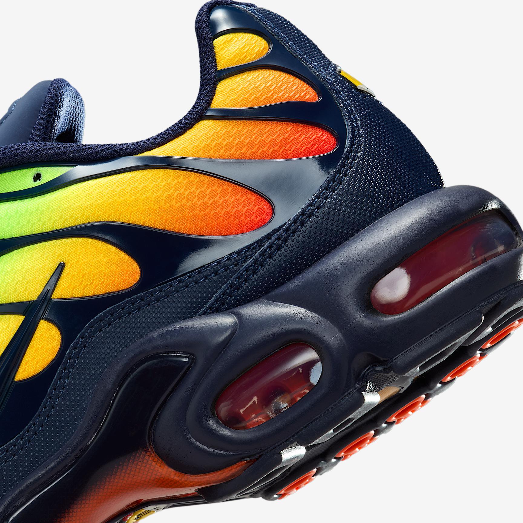 Nike Men's Air Max Plus Shoes Product Image