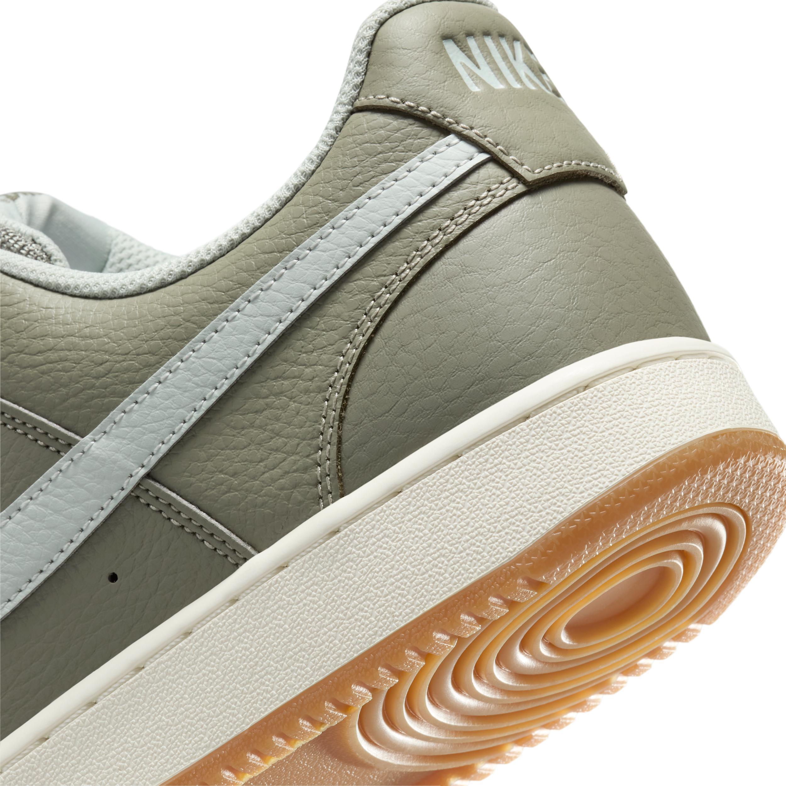 Nike Men's Court Vision Low Shoes Product Image